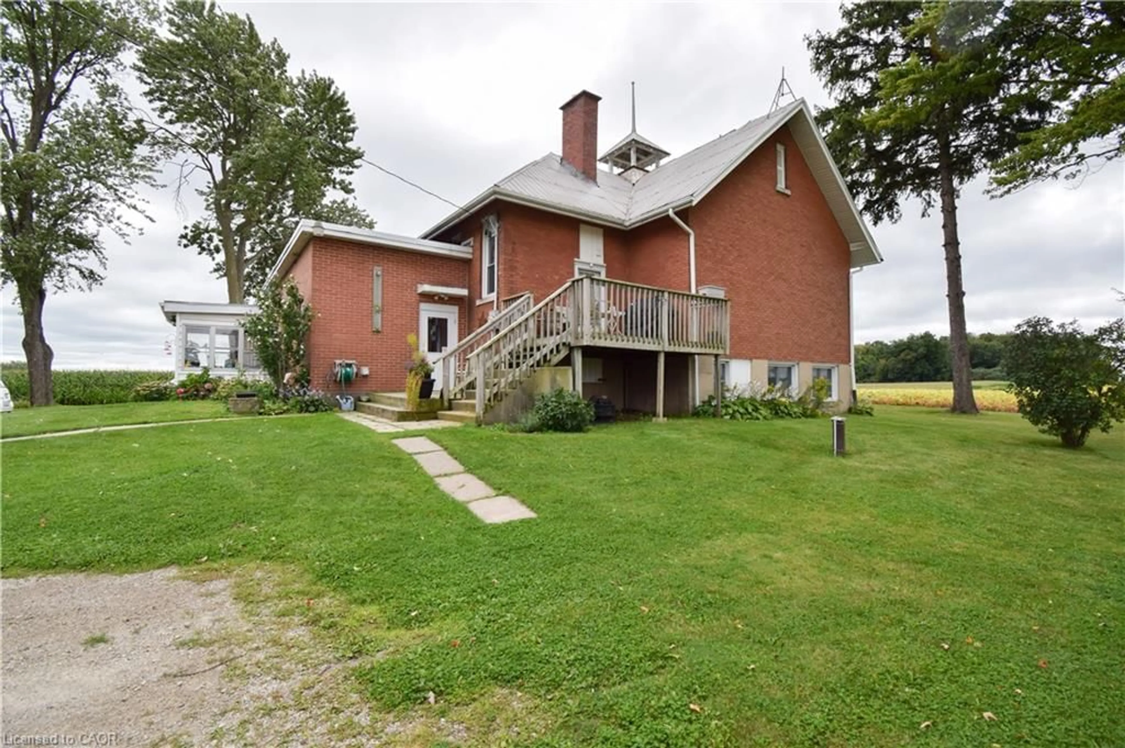Patio, building for 334789 33rd Line, Ingersoll Ontario N5C 3J5