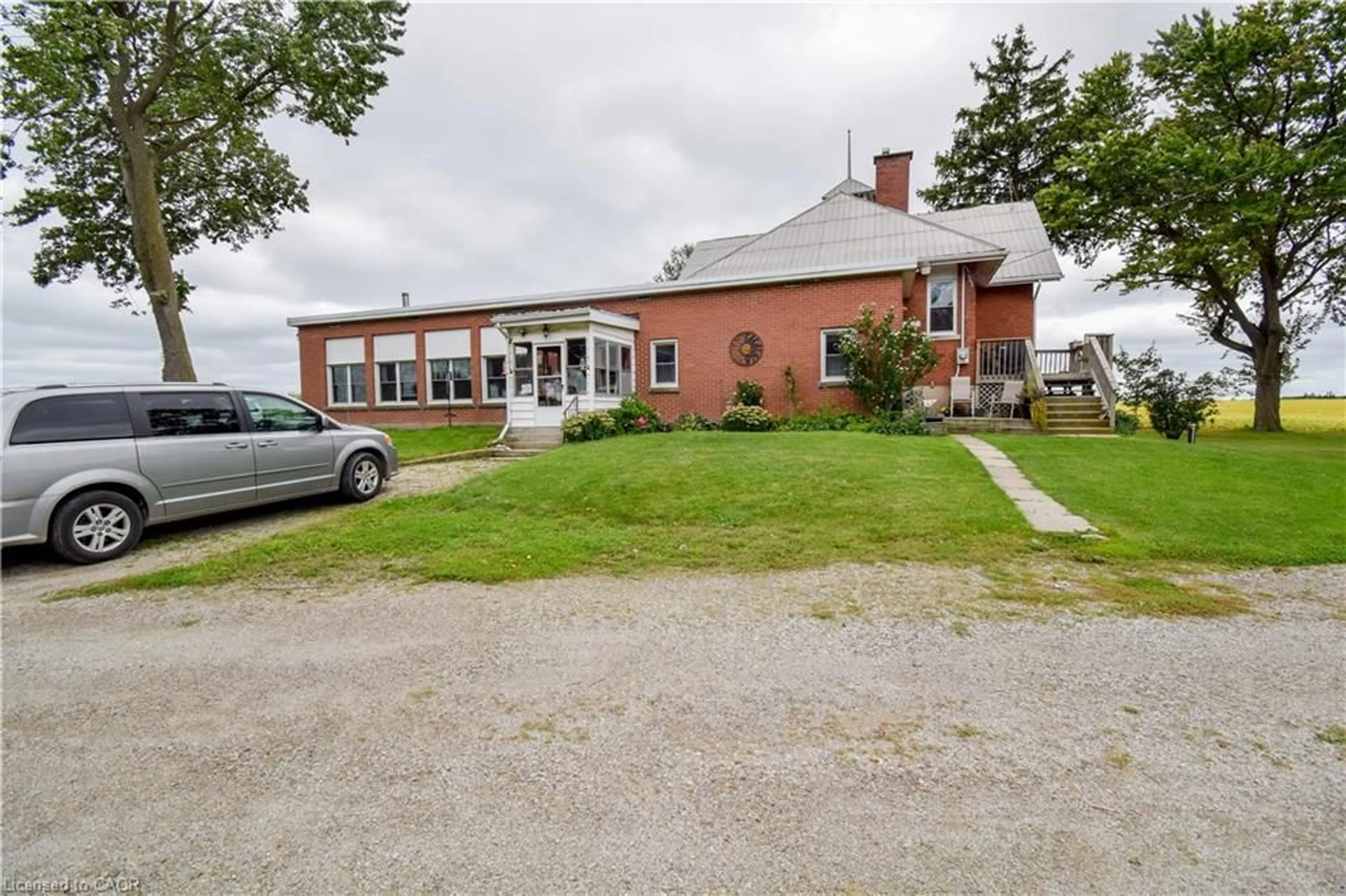 A pic from outside/outdoor area/front of a property/back of a property/a pic from drone, unknown for 334789 33rd Line, Ingersoll Ontario N5C 3J5