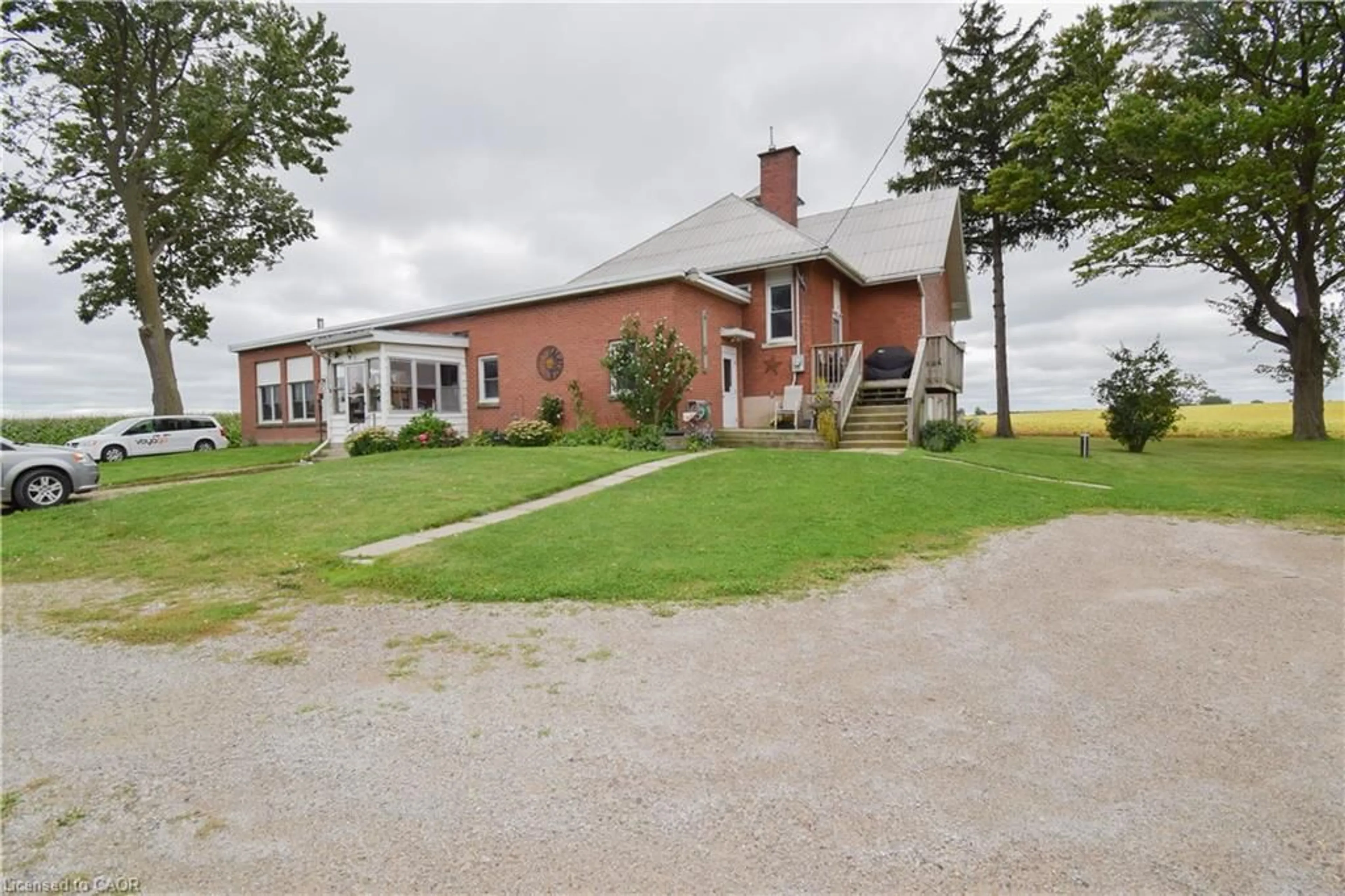 A pic from outside/outdoor area/front of a property/back of a property/a pic from drone, building for 334789 33rd Line, Ingersoll Ontario N5C 3J5