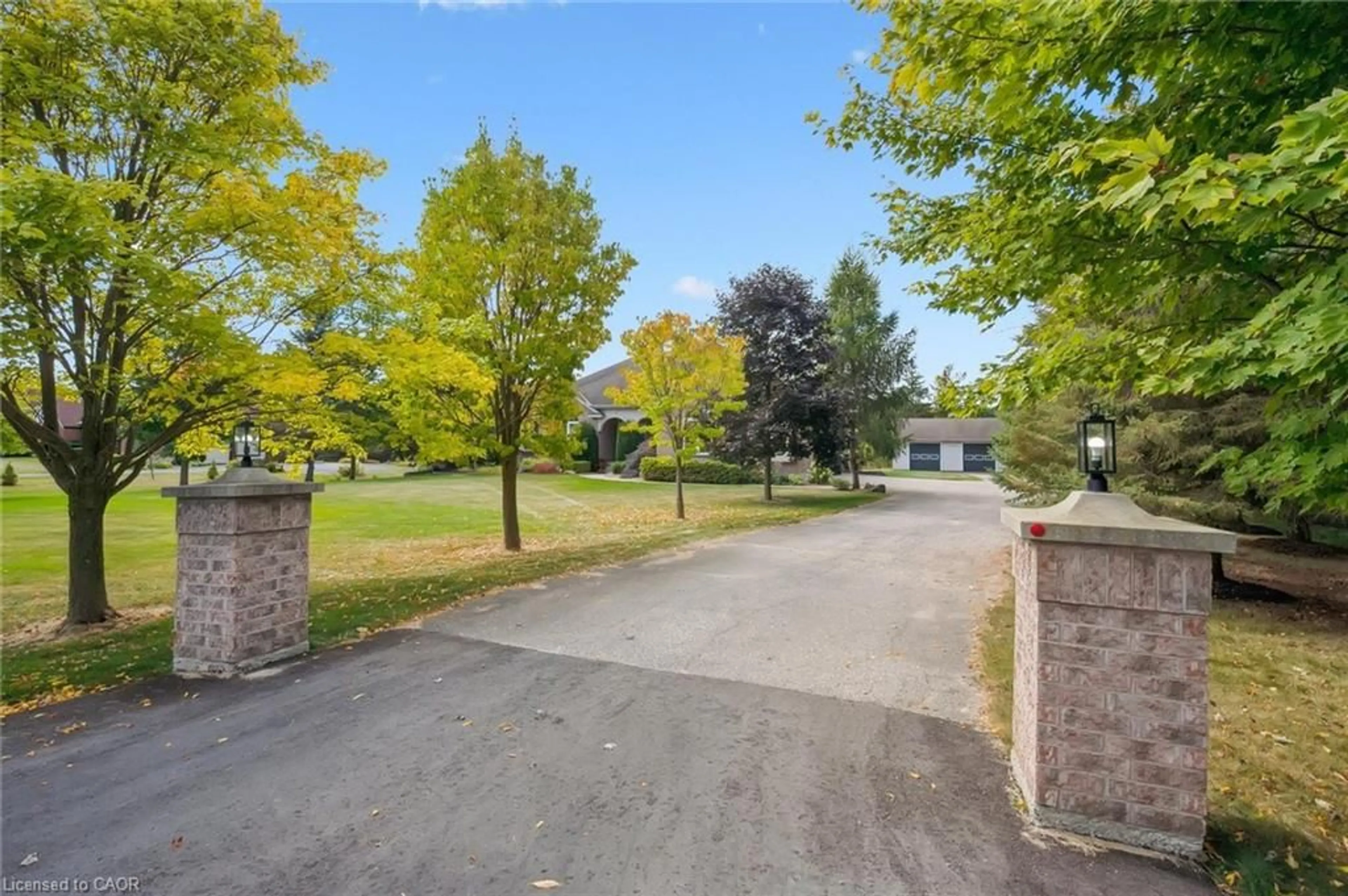 A pic from outside/outdoor area/front of a property/back of a property/a pic from drone, street for 5796 Eighth Line, Guelph/Eramosa Ontario N0B 1B0