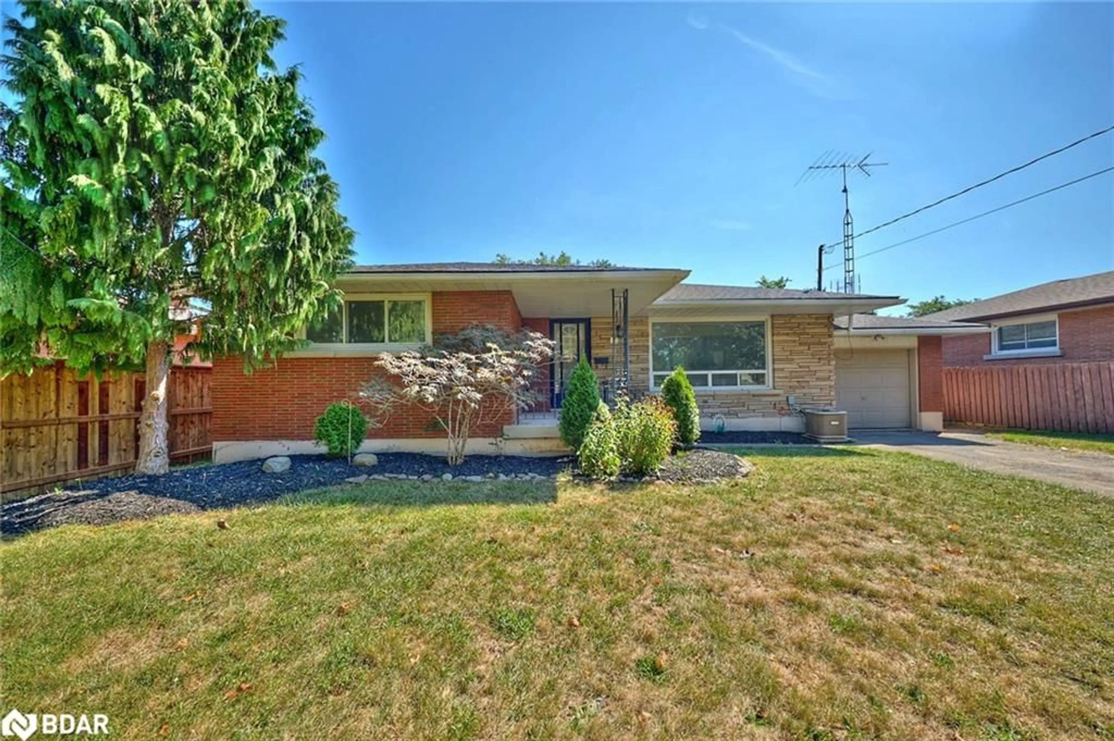 Home with brick exterior material, street for 7 Joanna Dr, St. Catharines Ontario L2N 1V1