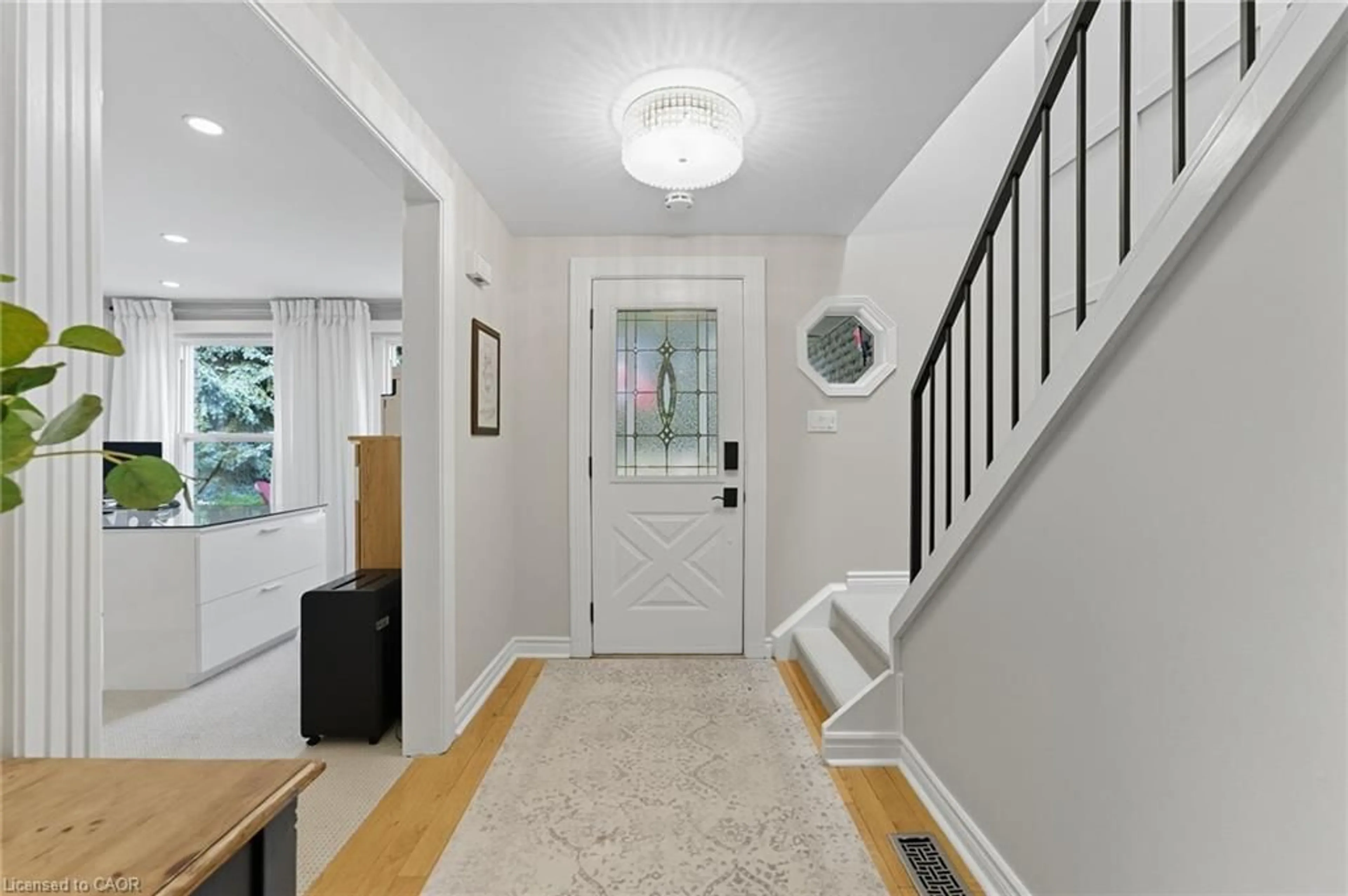 Indoor entryway for 124 Carmine Cres, Cambridge Ontario N3C 3Z3