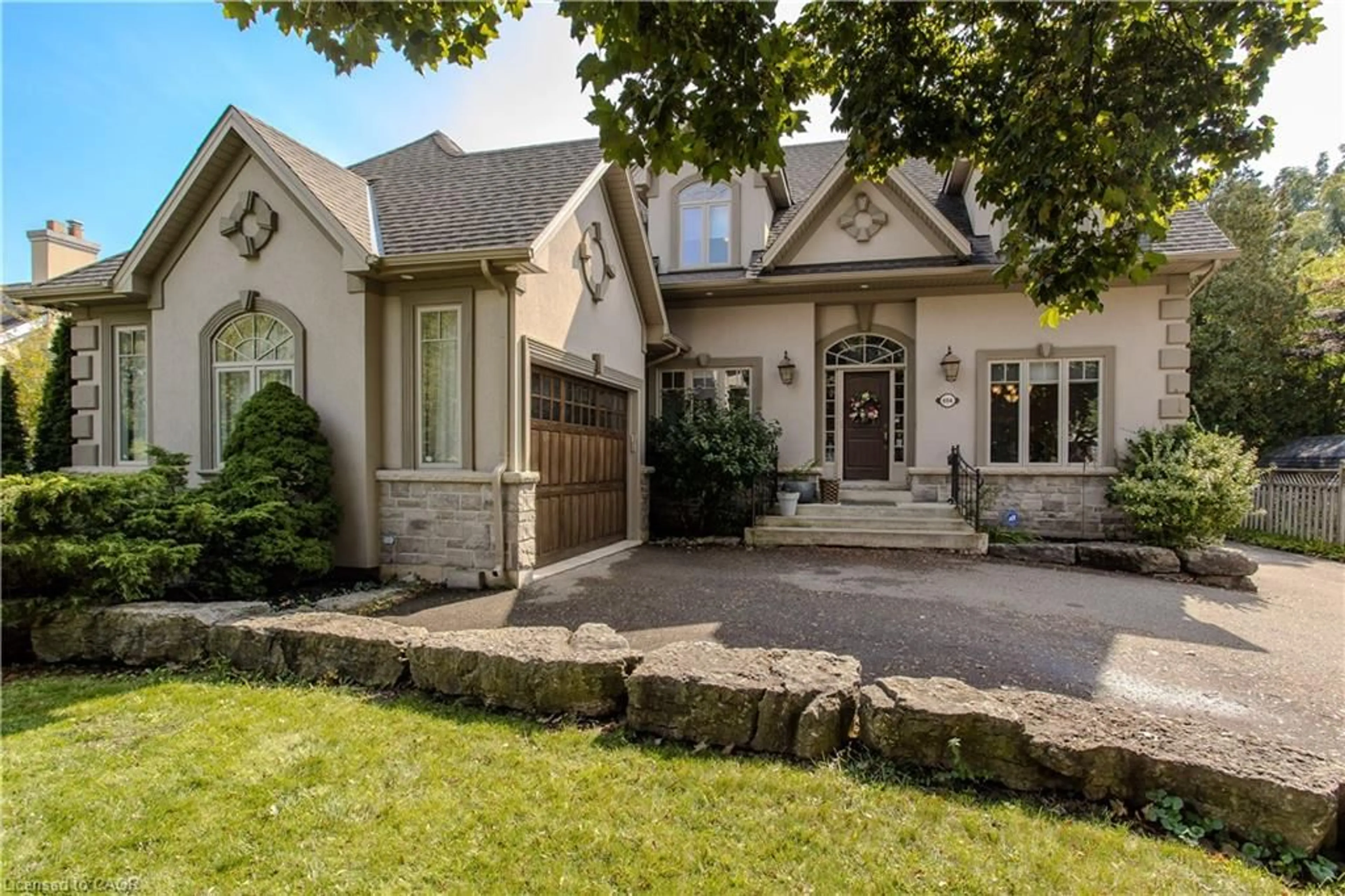 Home with brick exterior material, street for 694 Cedar Ave, Burlington Ontario L7T 2R7