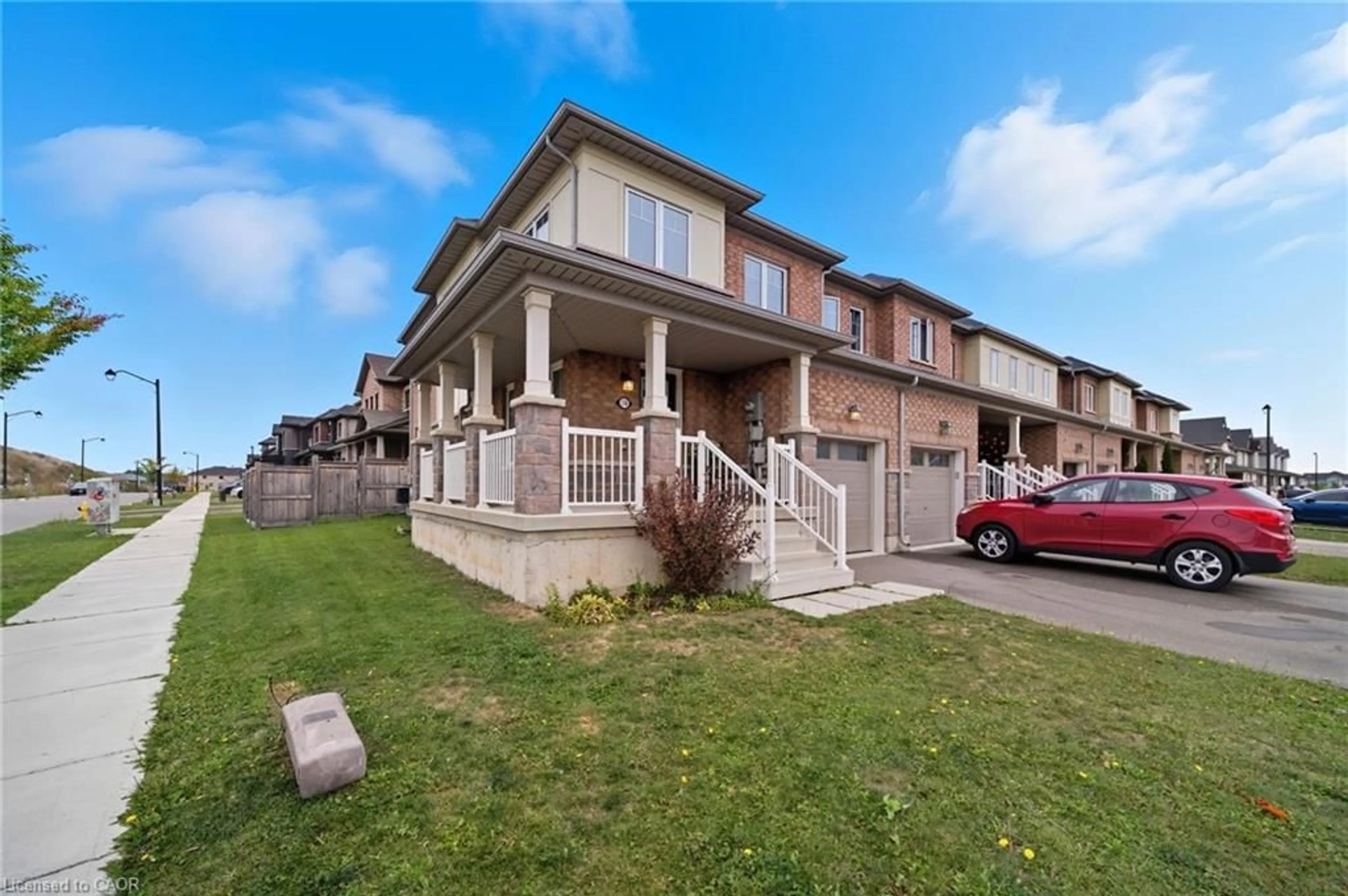 A pic from outside/outdoor area/front of a property/back of a property/a pic from drone, street for 176 Maclachlan Ave, Caledonia Ontario N3W 0E1