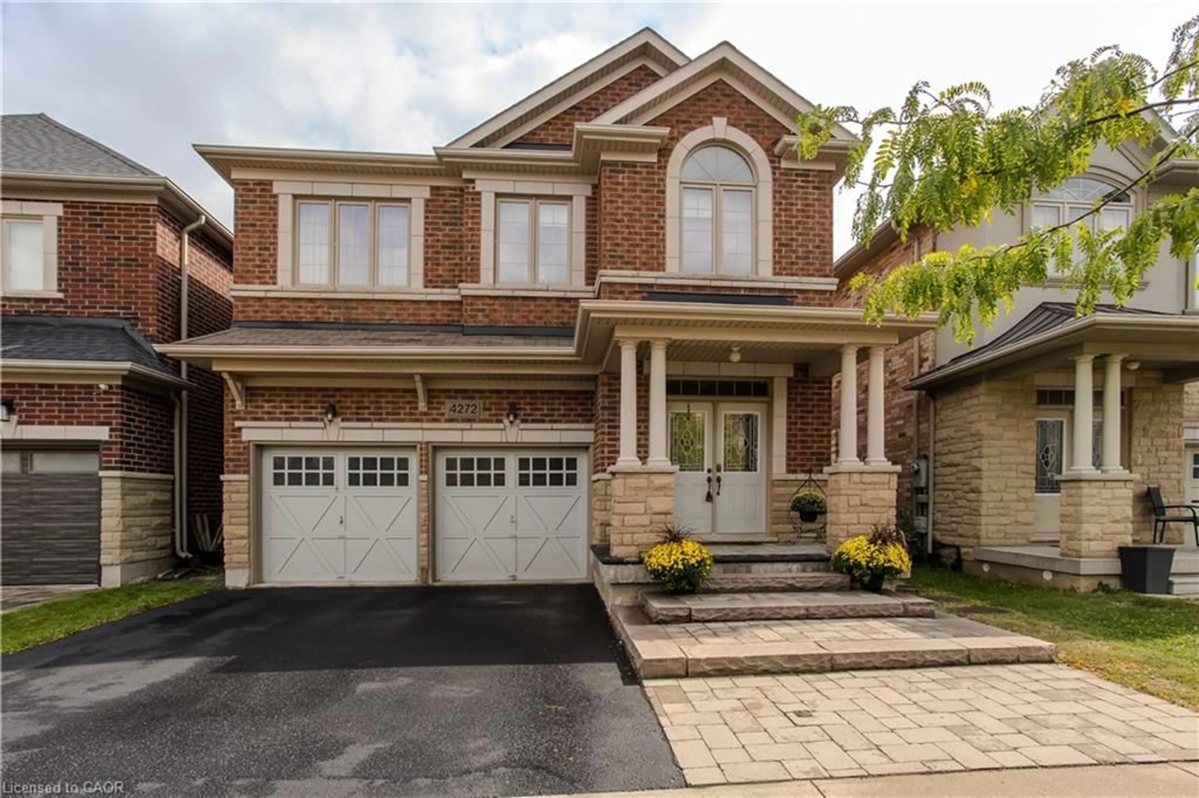 Home with brick exterior material, street for 4272 Adobe Gate, Burlington Ontario L7M 0M2