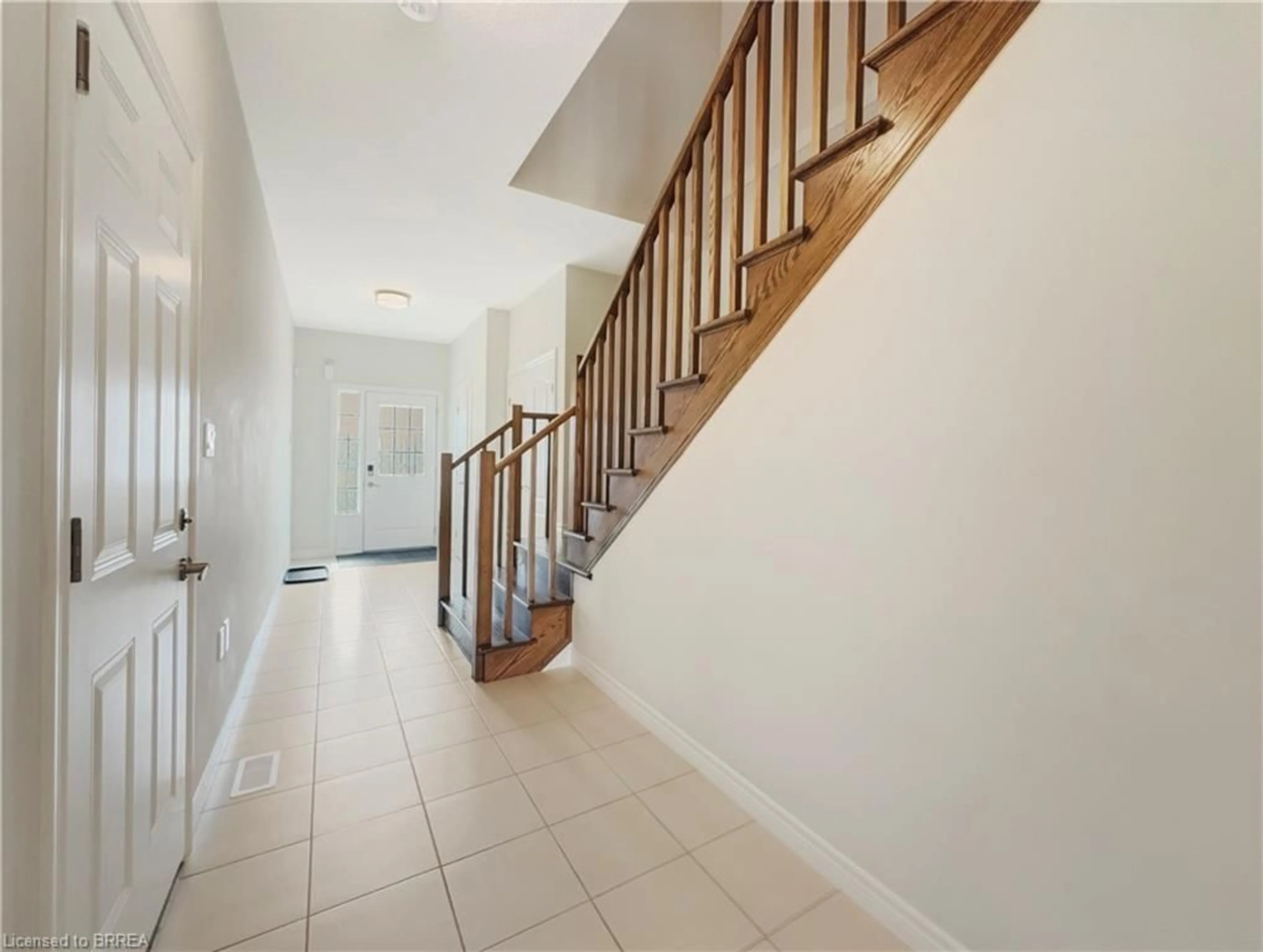 Indoor foyer for 69 Lloyd Davies Way, Binbrook Ontario L0R 1C0
