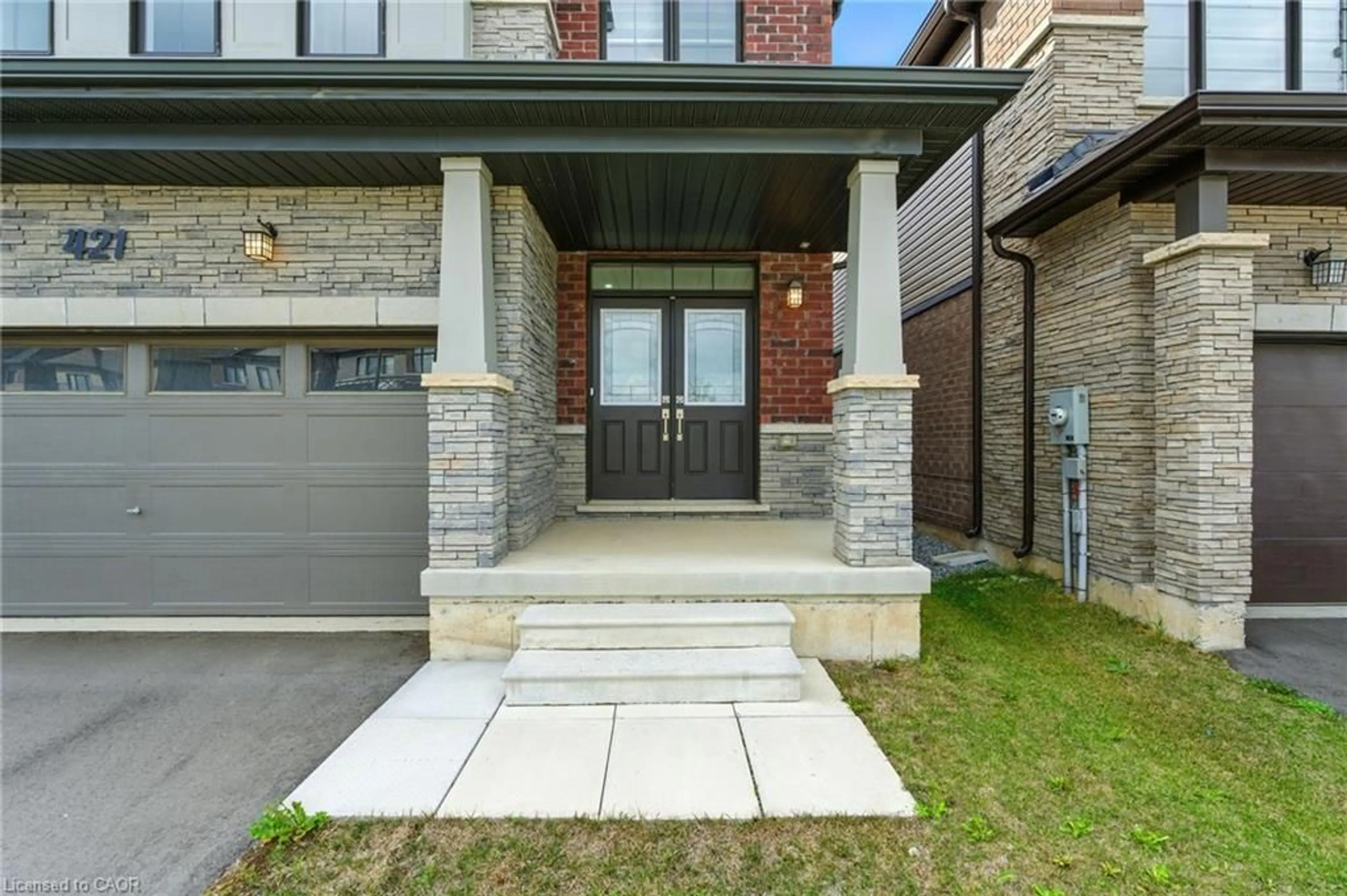 Home with brick exterior material, street for 421 Barker Pky, Thorold Ontario L2V 0K7