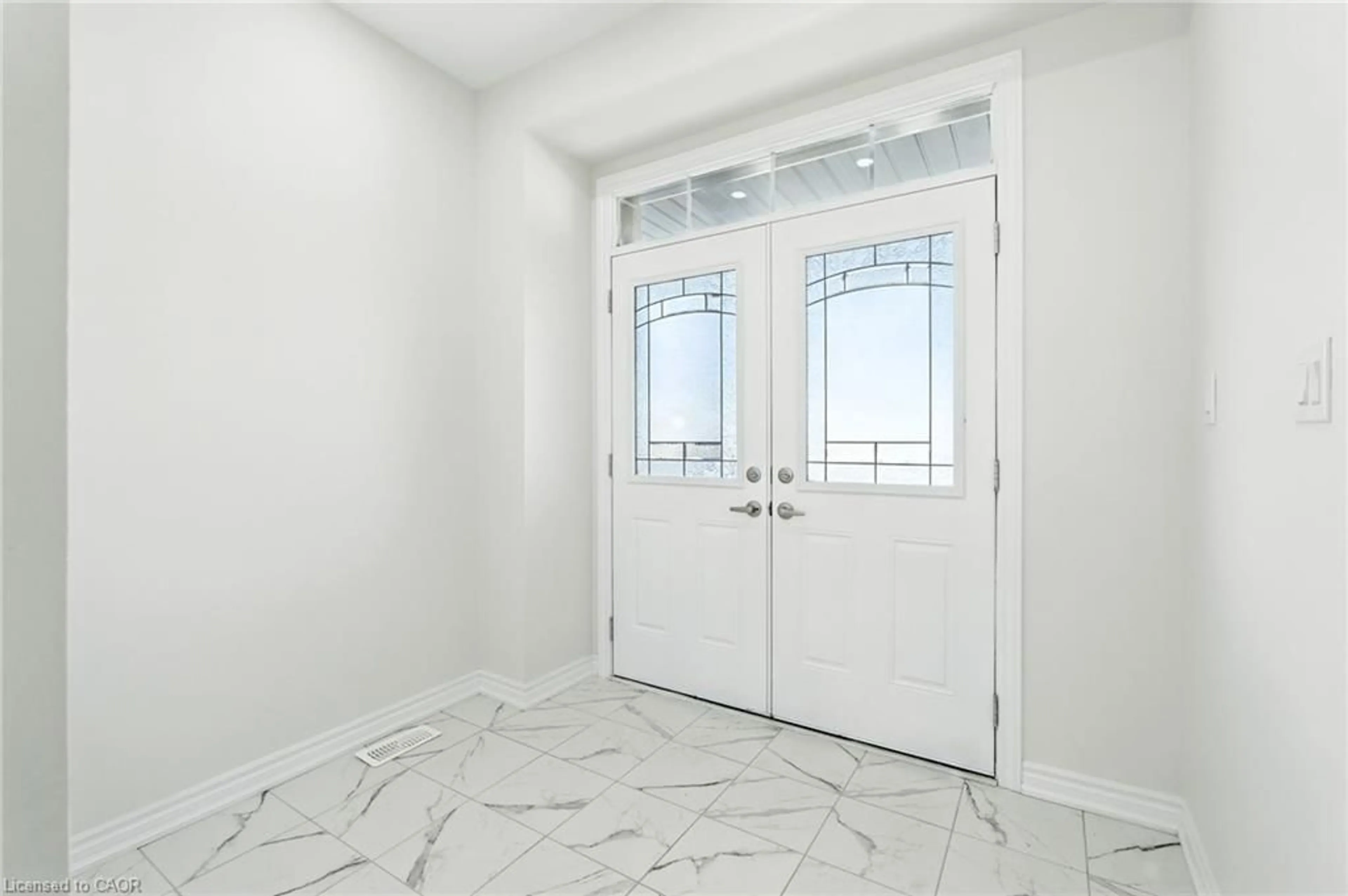 Indoor entryway for 421 Barker Pky, Thorold Ontario L2V 0K7