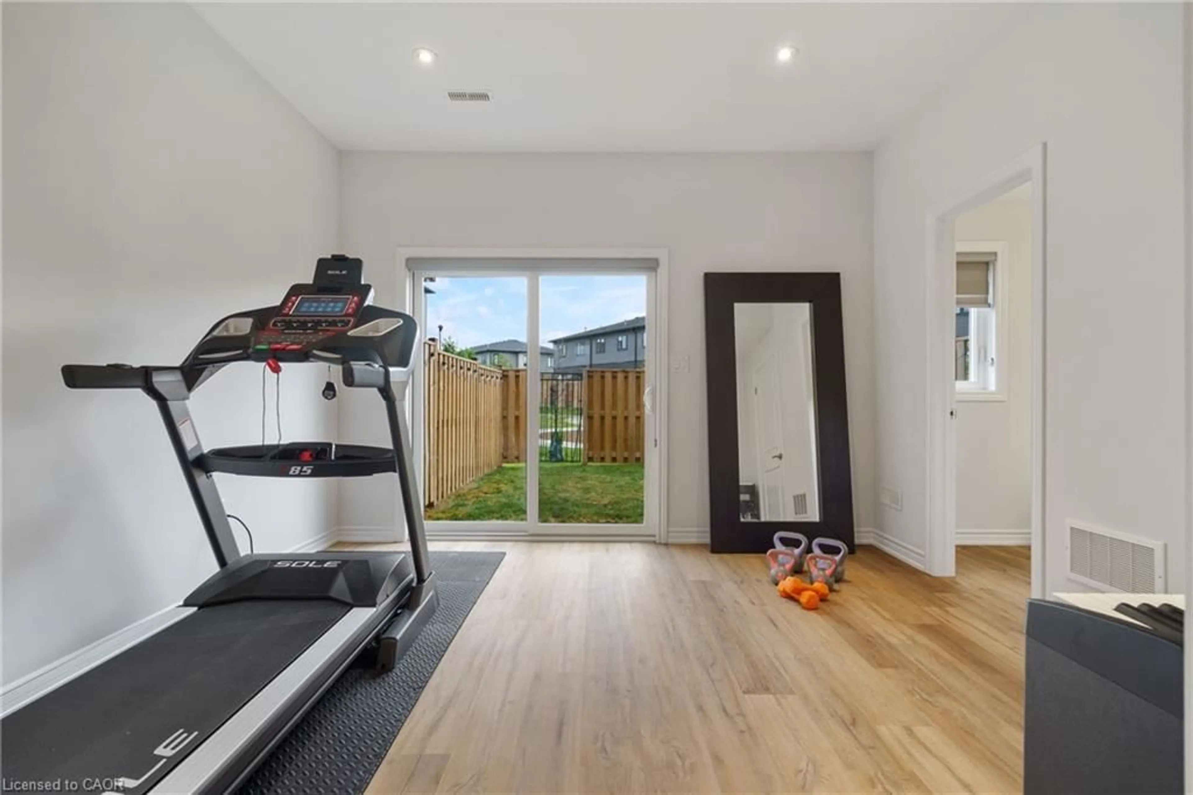 Gym or fitness room for 52 Cadwell Lane, Hamilton Ontario L9C 0E8