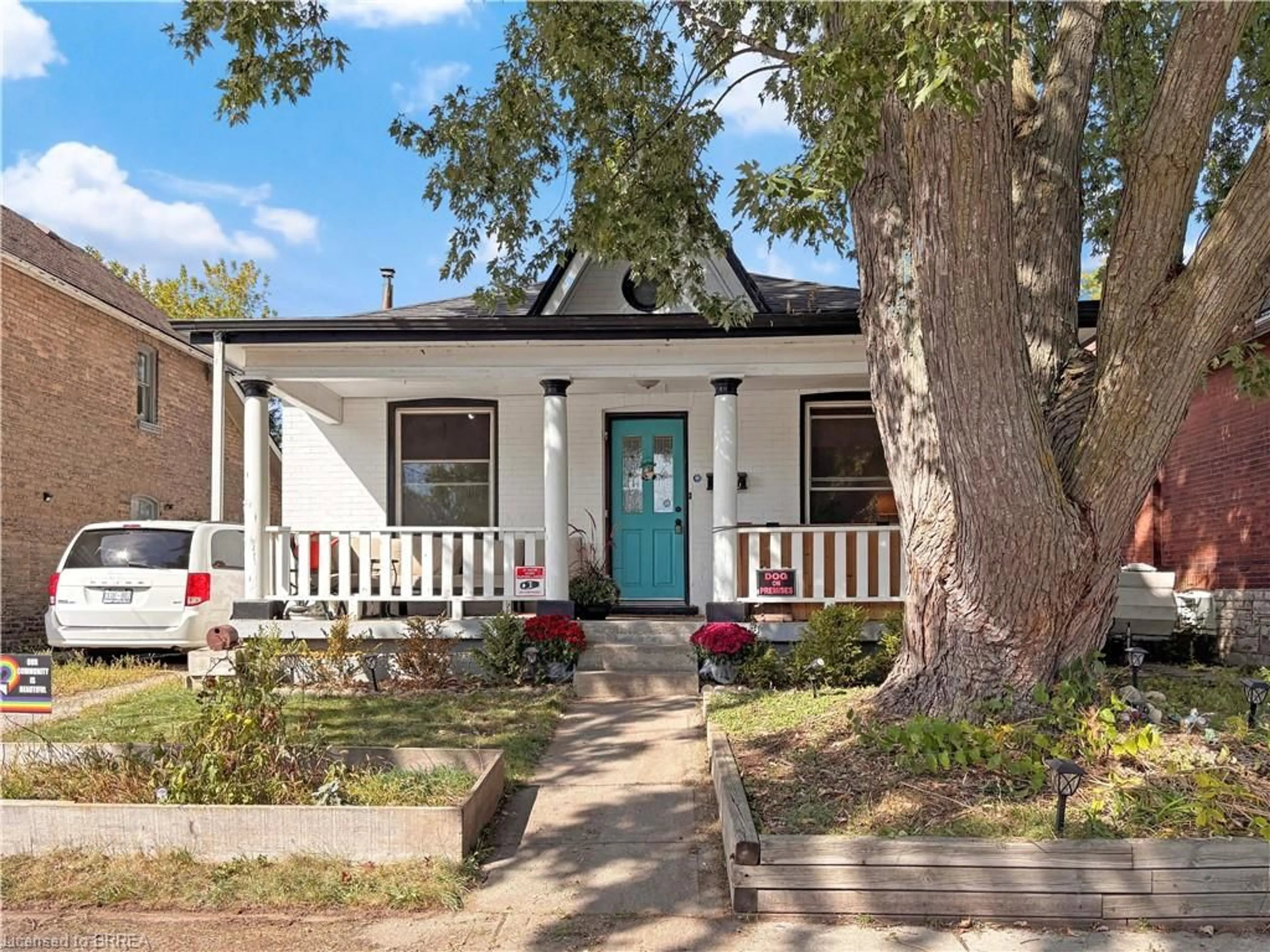 Home with vinyl exterior material, street for 12 Bedford St, Brantford Ontario N3T 3Z9
