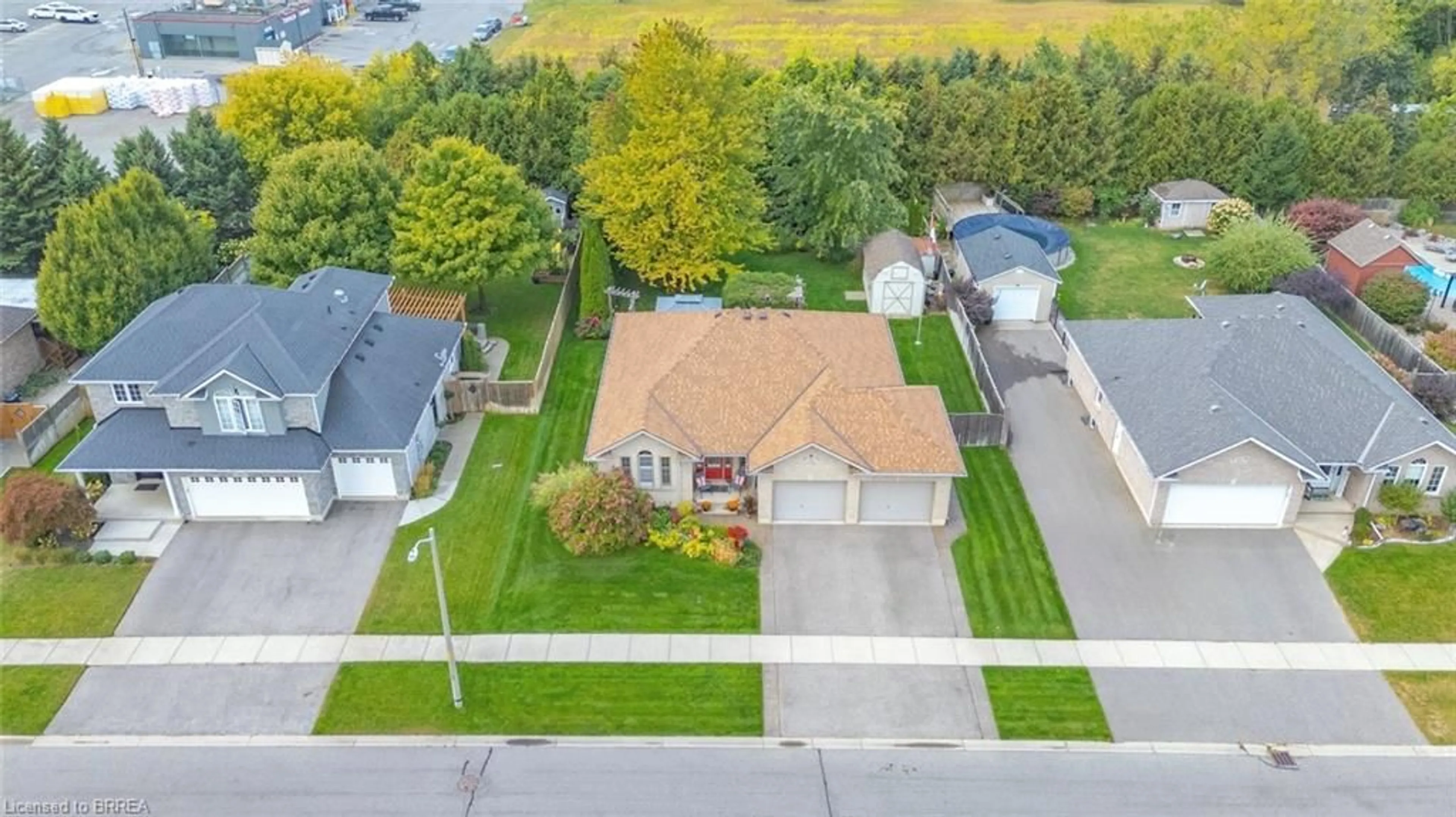 A pic from outside/outdoor area/front of a property/back of a property/a pic from drone, water/lake/river/ocean view for 35 Yu Blvd, Waterford Ontario N0E 1Y0