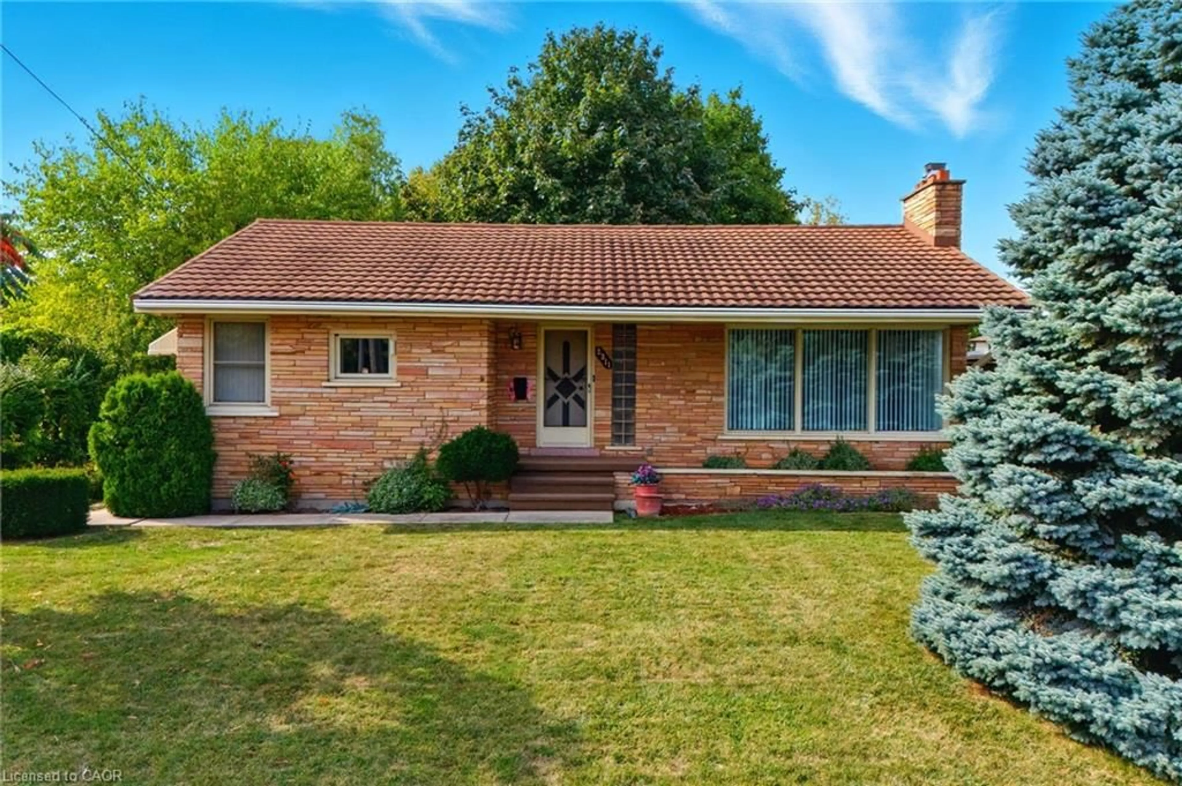 Home with brick exterior material, street for 2311 Mountainside Dr, Burlington Ontario L7P 1B8