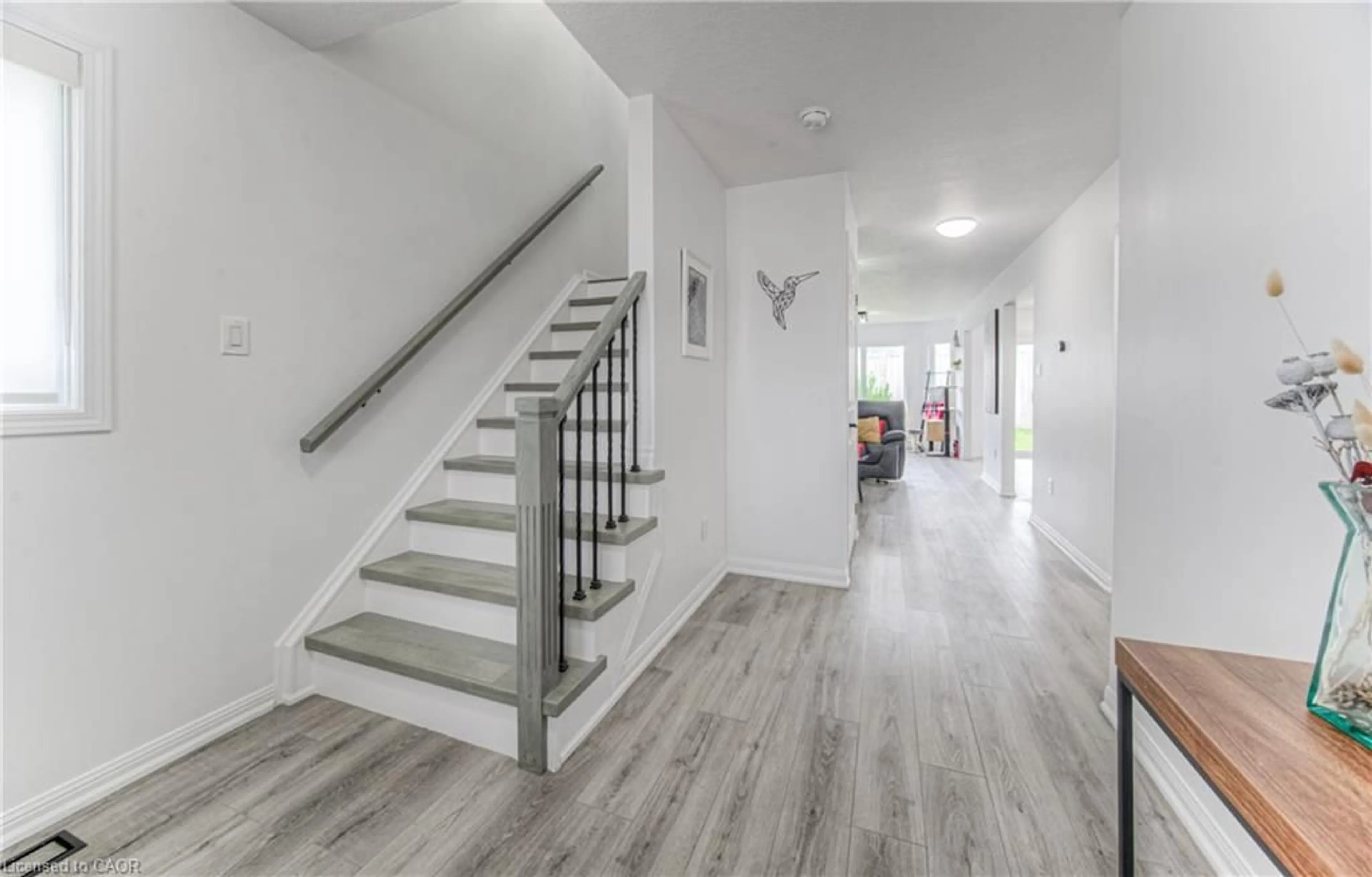 Indoor foyer for 583 Windflower Cres, Kitchener Ontario N2E 4E3