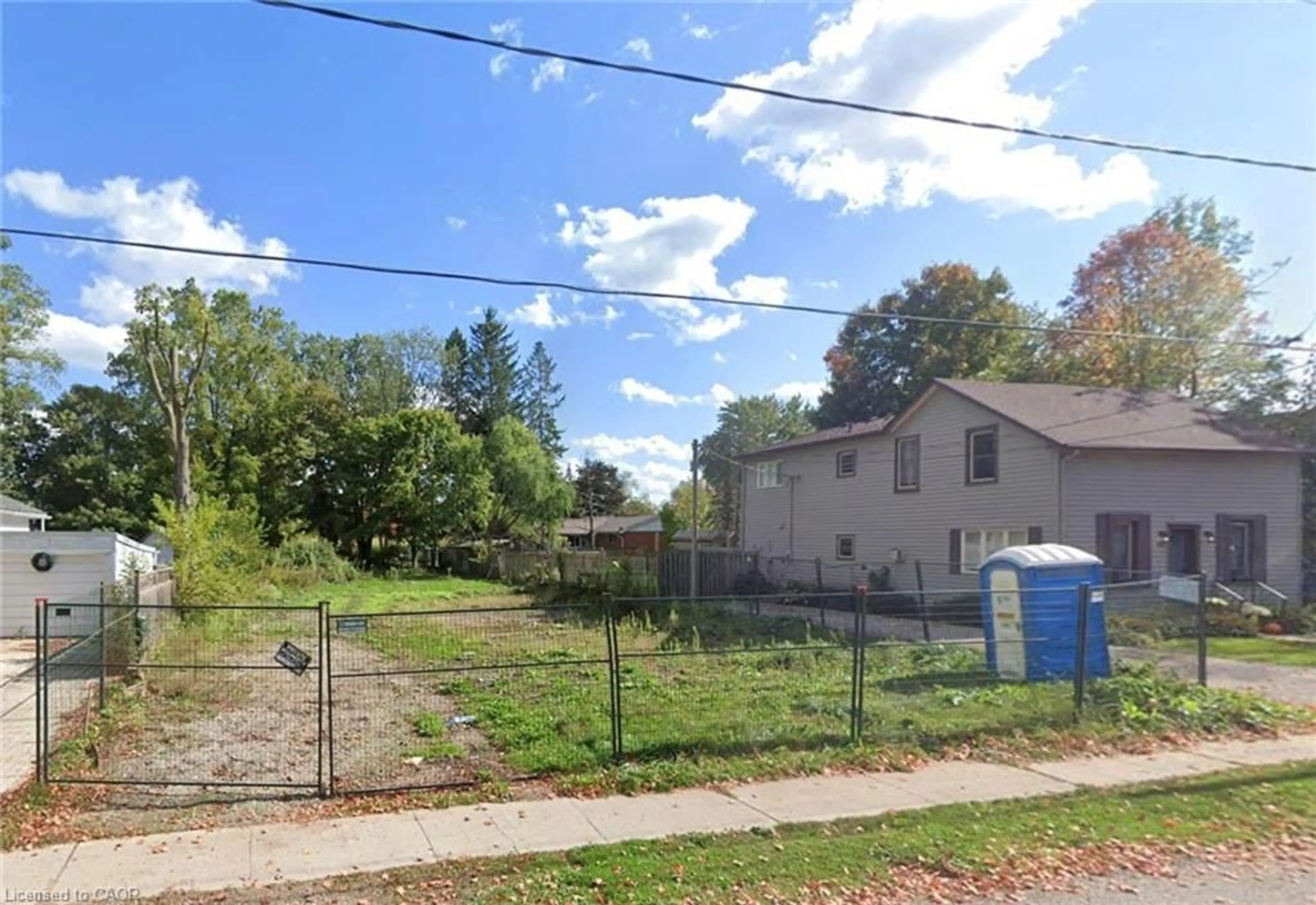 A pic from outside/outdoor area/front of a property/back of a property/a pic from drone, street for 164 Catherine St, Parkhill Ontario N0M 2K0