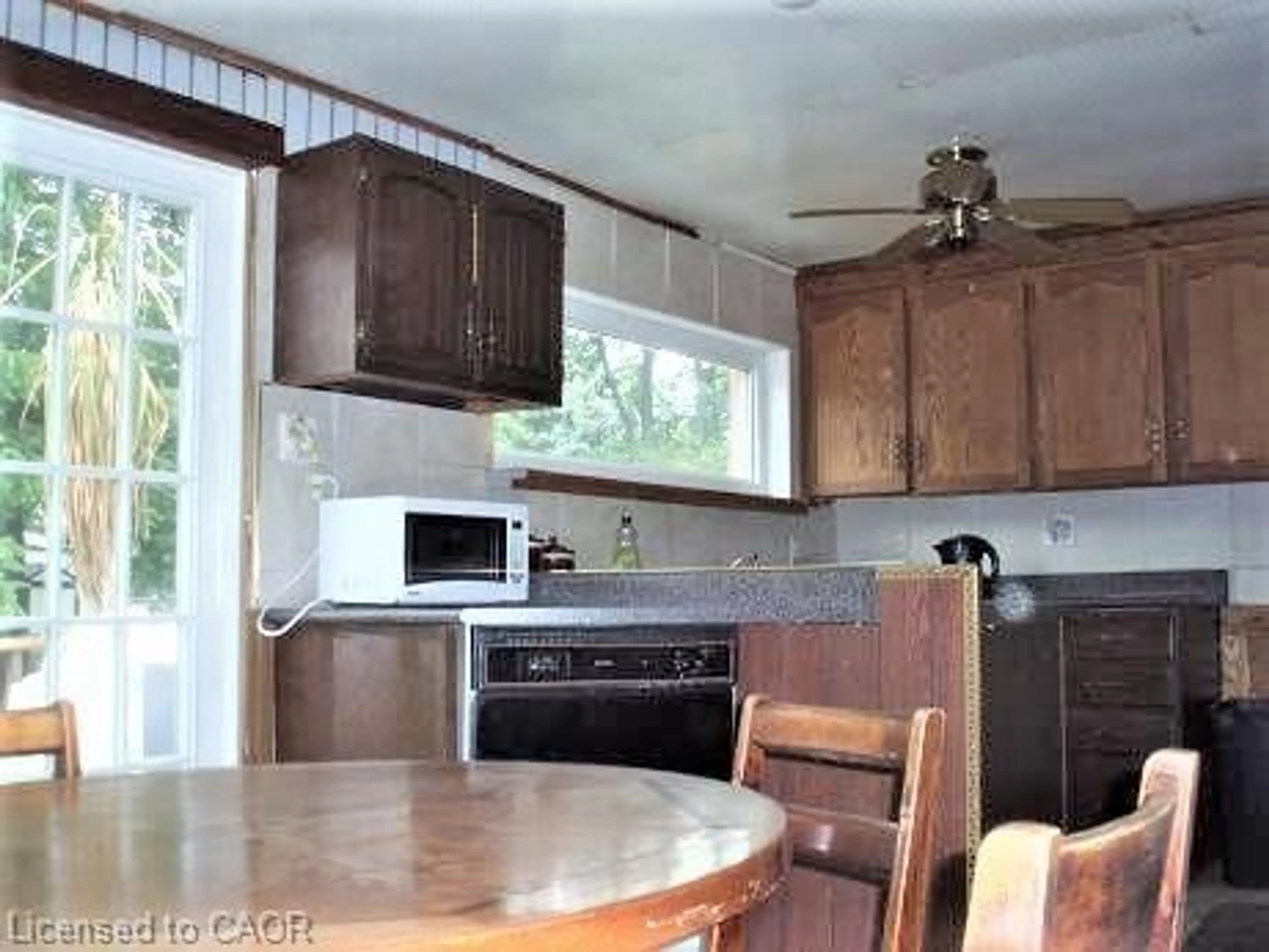 Open concept kitchen, unknown for 156 Bond St, Hamilton Ontario L8S 1T2