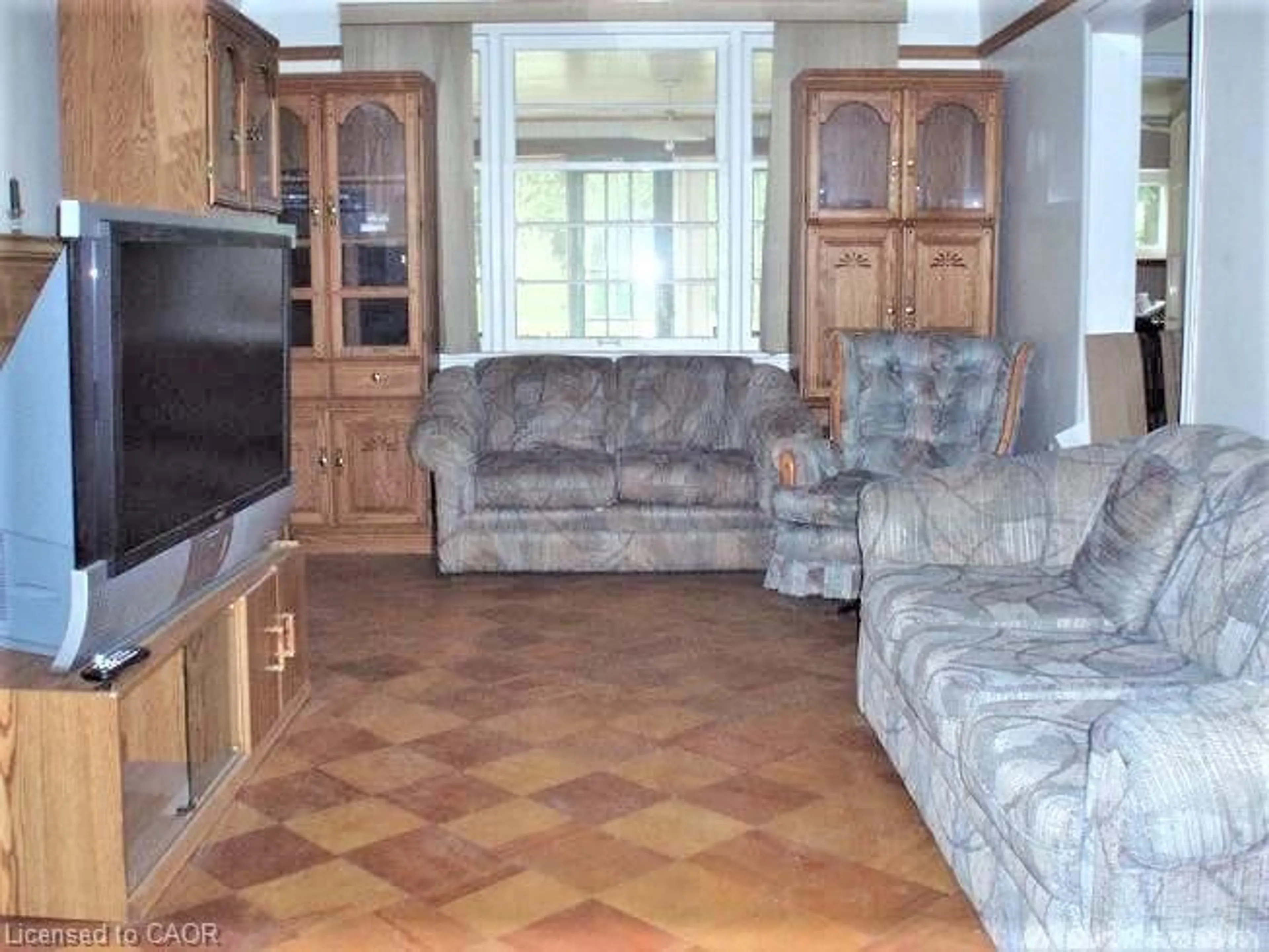 Living room with furniture, unknown for 156 Bond St, Hamilton Ontario L8S 1T2