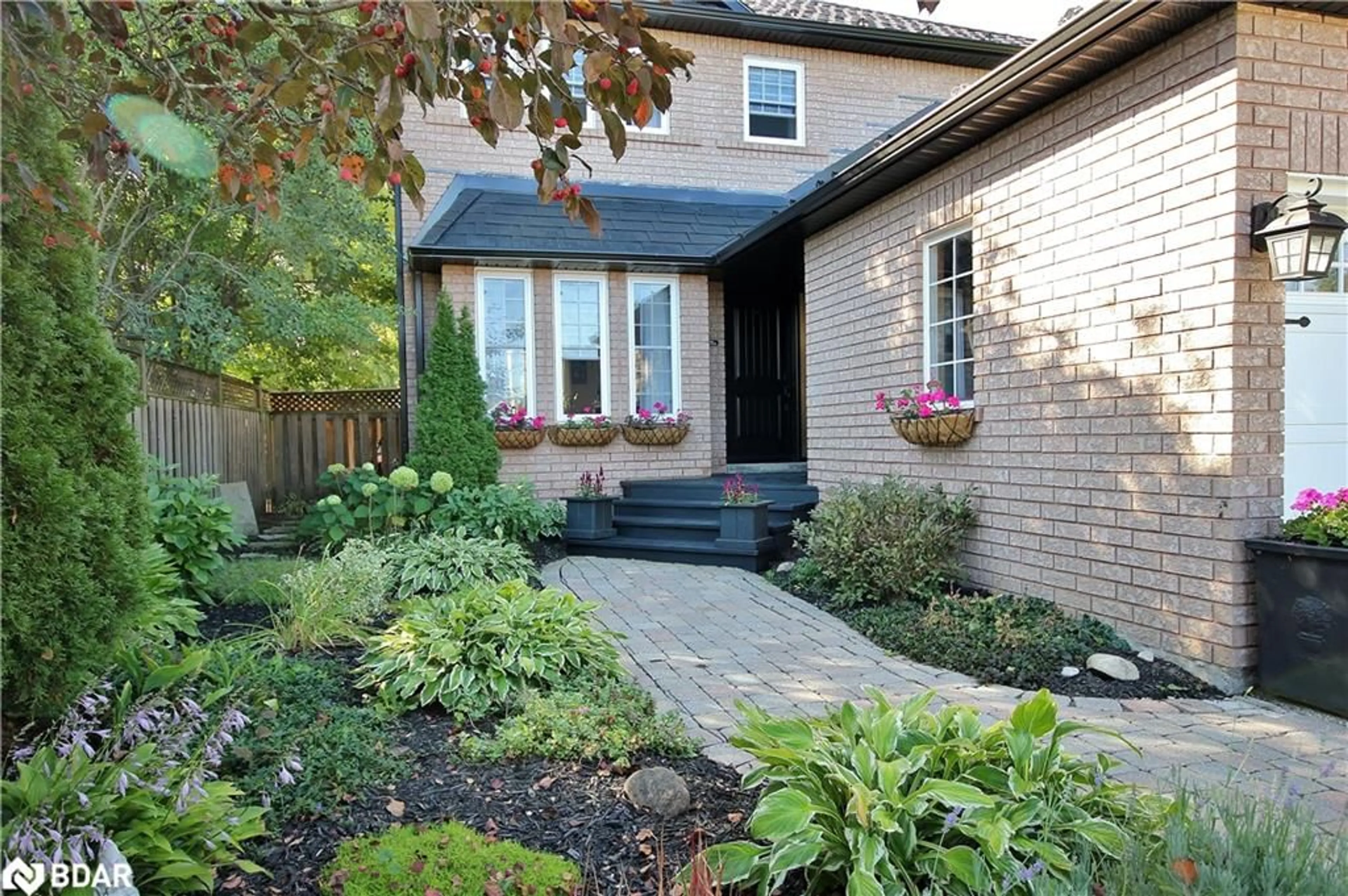 Unknown for 1084 Winnifred Crt, Innisfil Ontario L9S 2B3