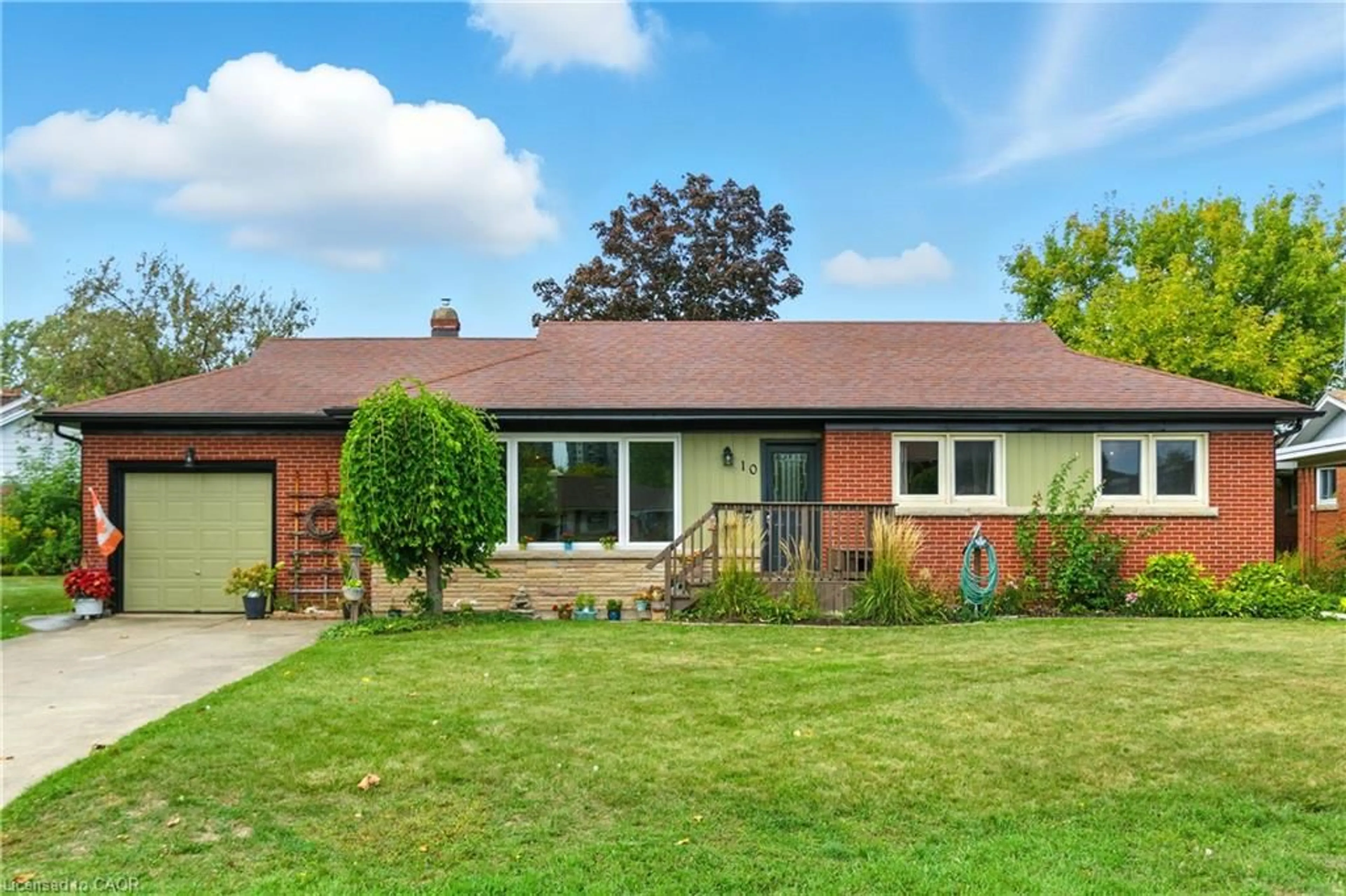 Home with brick exterior material, street for 10 Riverview Blvd, St. Catharines Ontario L2T 3L6