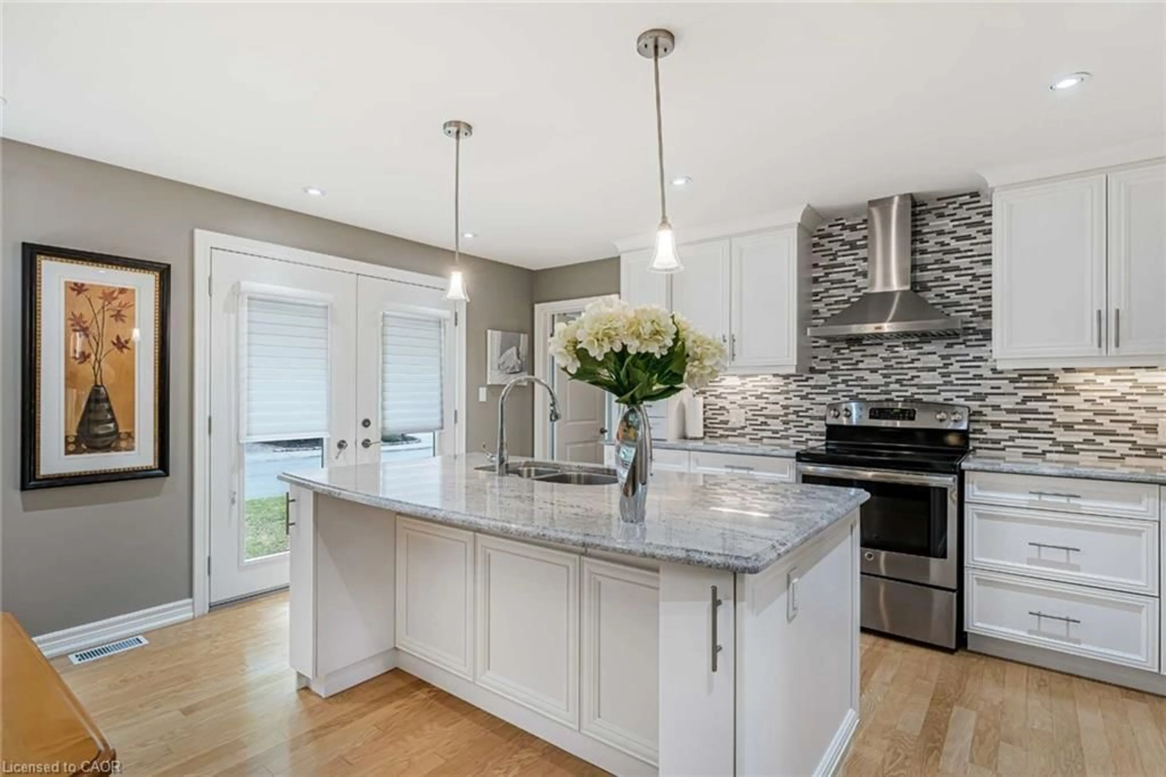 Open concept kitchen, unknown for 313 Delaware Ave, Burlington Ontario L7R 3B3