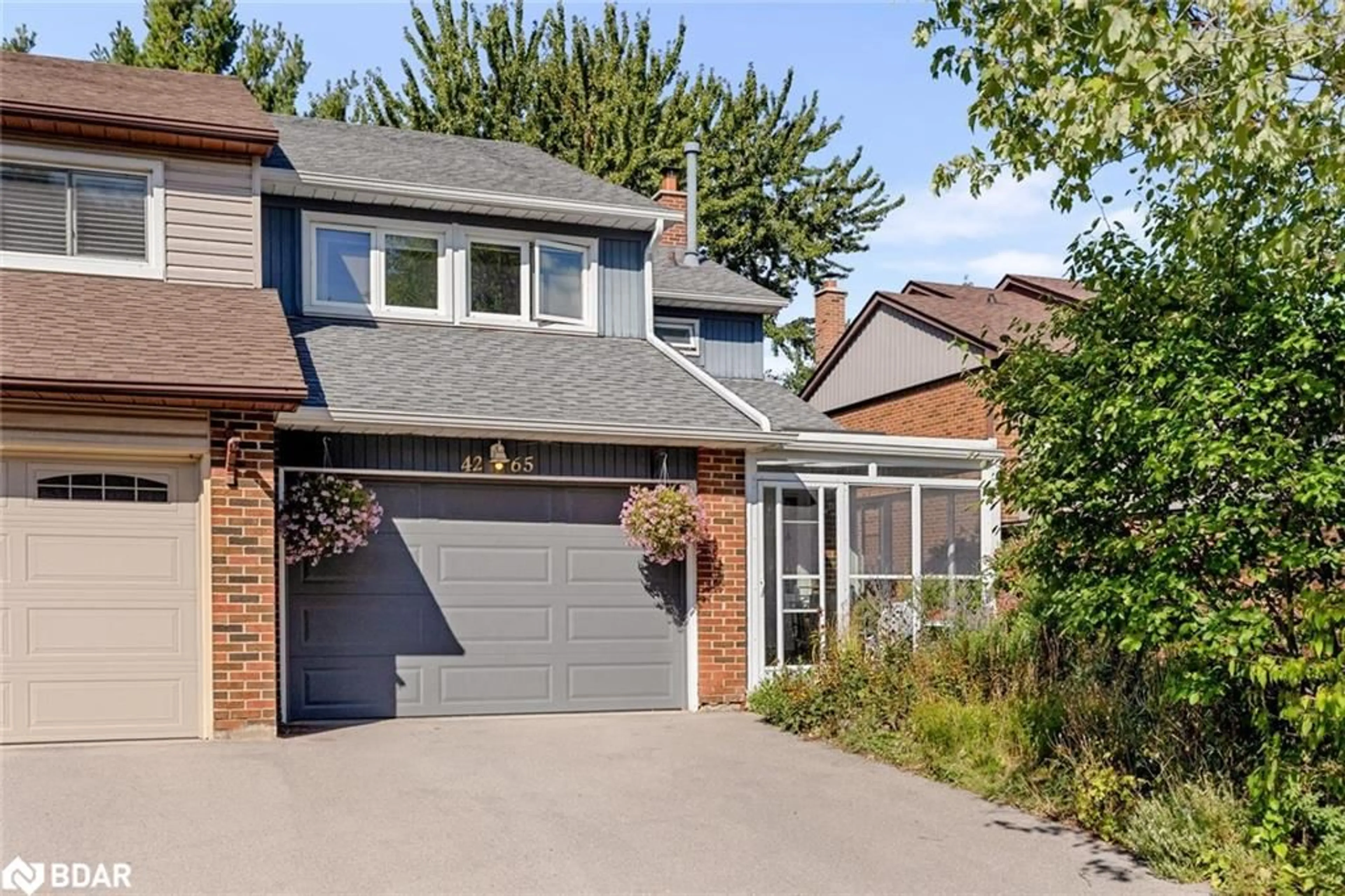Home with brick exterior material, street for 4265 Thom Gdns, Mississauga Ontario L5L 2B4