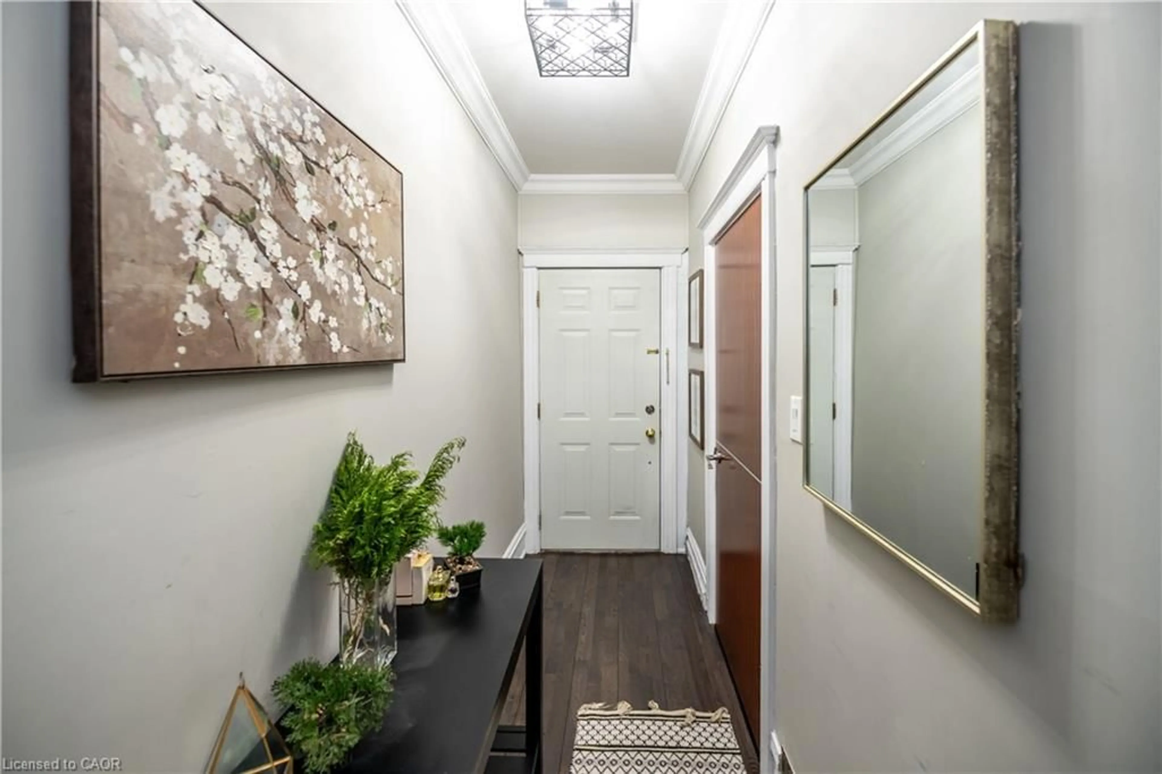 Indoor entryway for 43 Princess St, Hamilton Ontario L8L 3K7