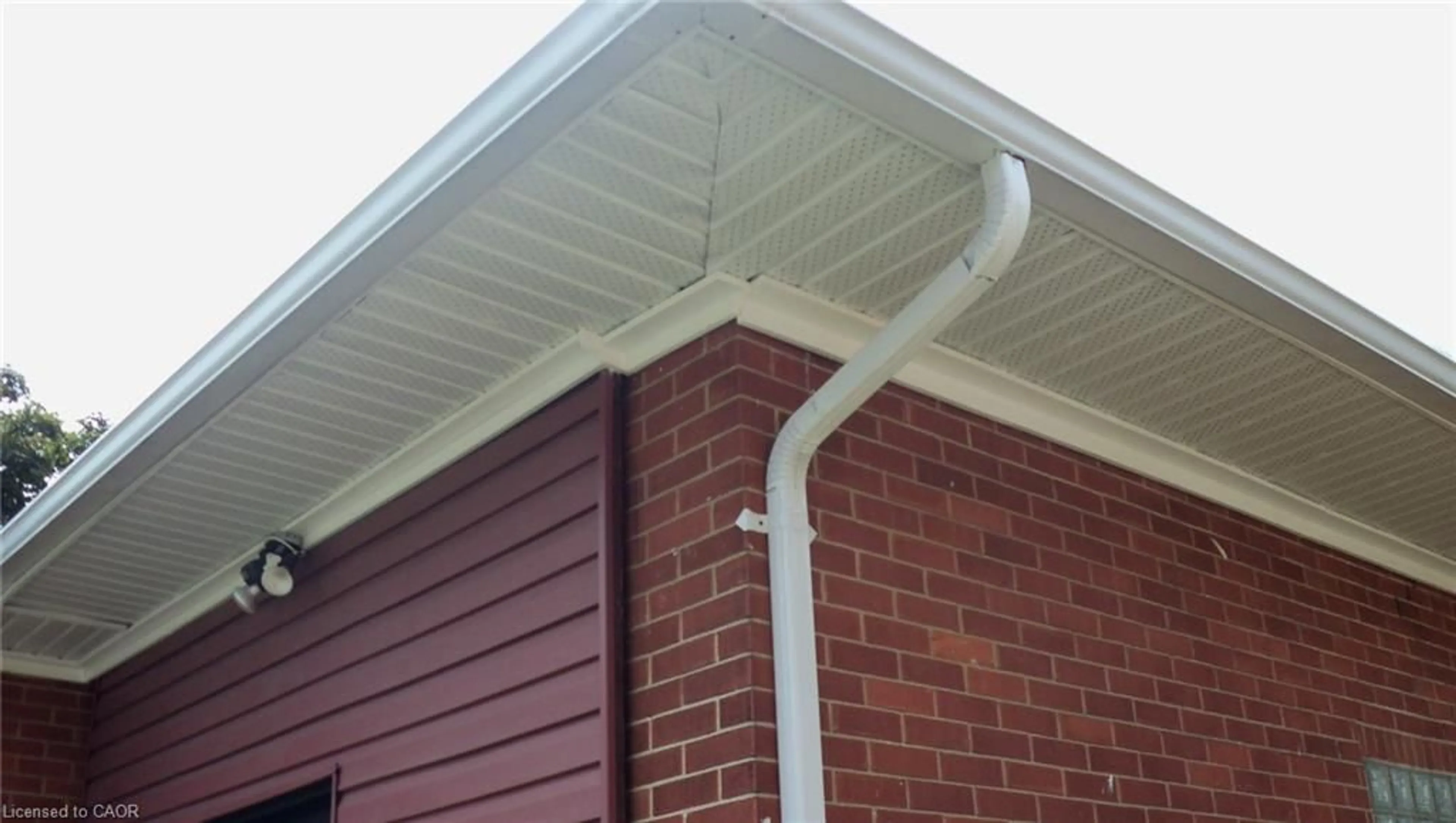 Home with vinyl exterior material, street for 160 Erb St, Waterloo Ontario N2J 1M4