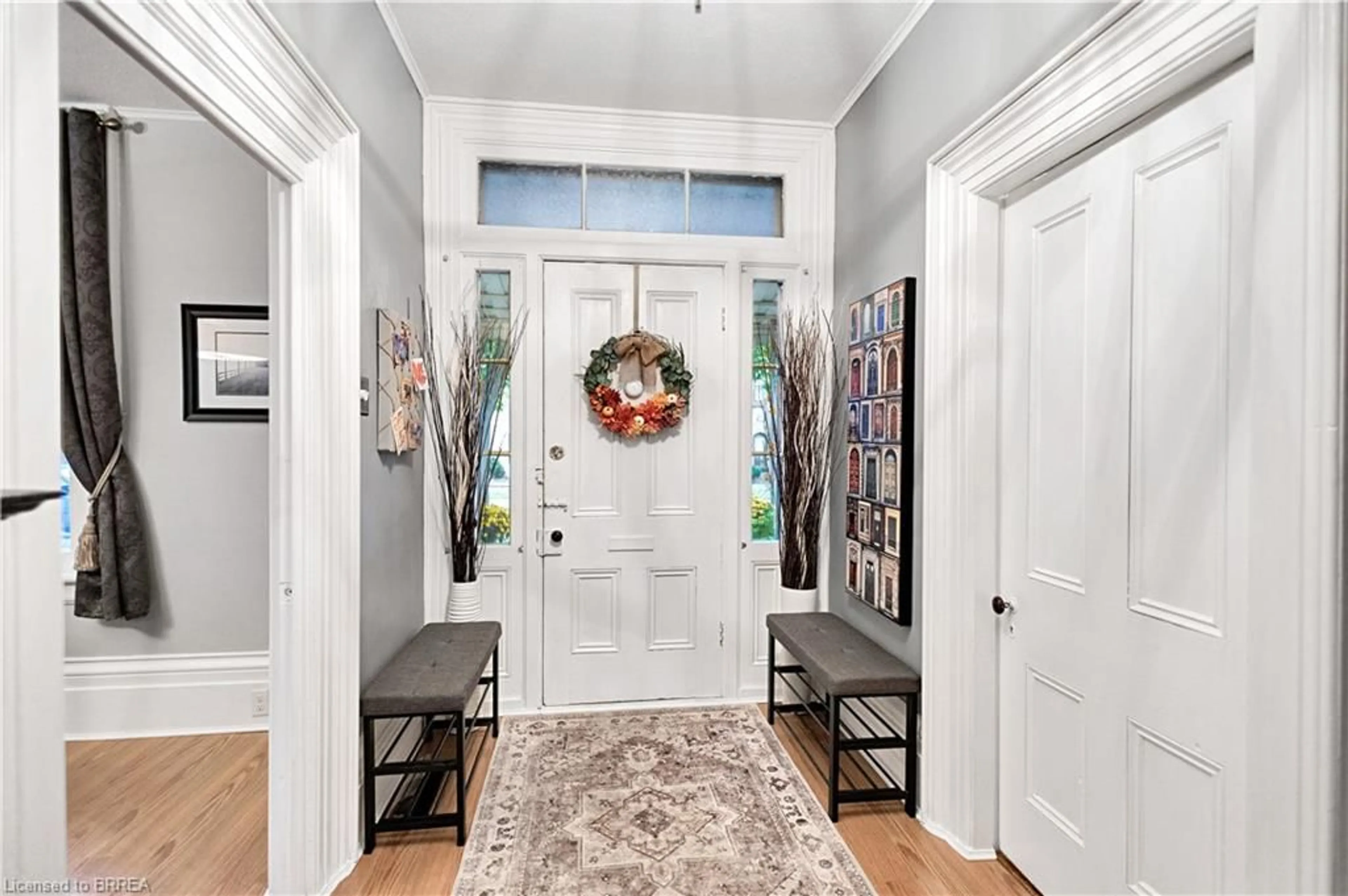 Indoor entryway for 141 Alfred St, Brantford Ontario N3S 5G7