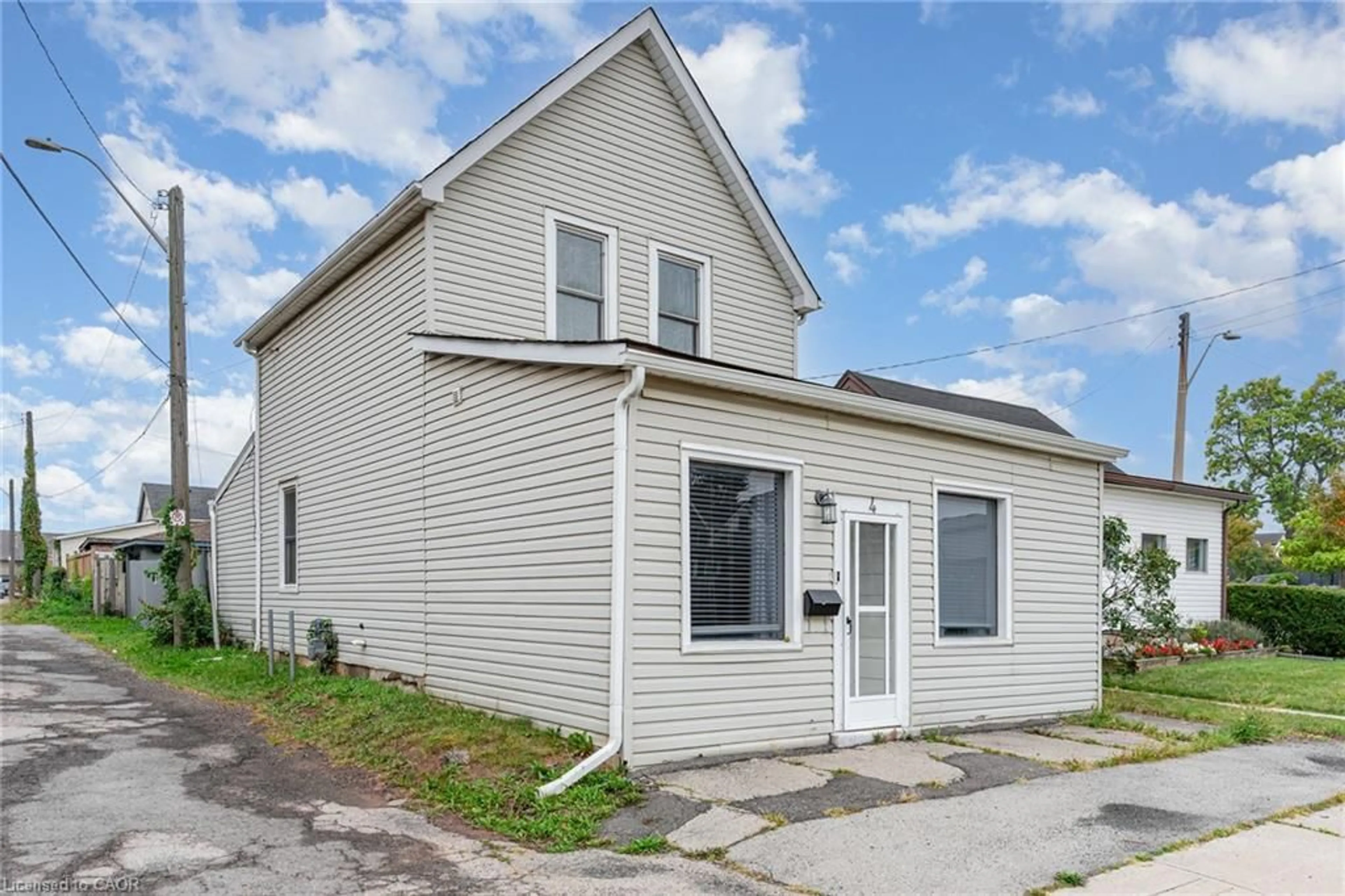 Unknown for 4 Robins Ave, Hamilton Ontario L8H 4M6
