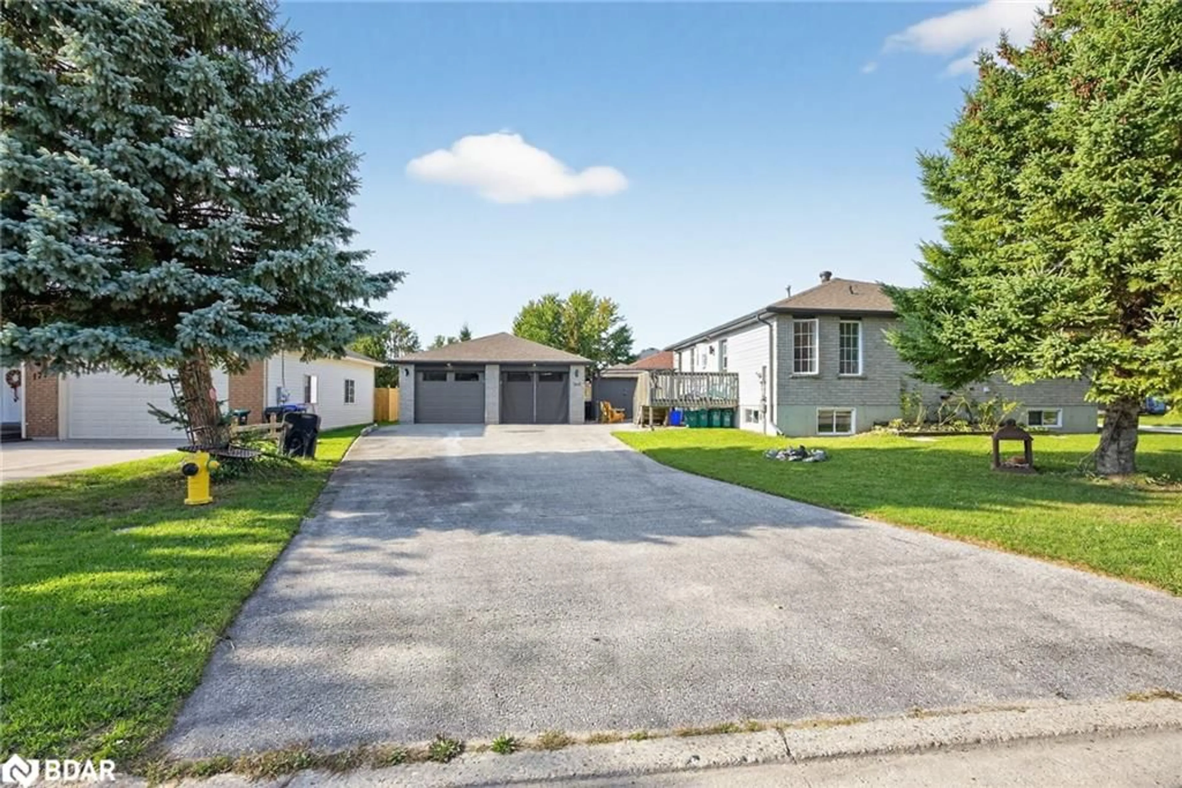 A pic from outside/outdoor area/front of a property/back of a property/a pic from drone, street for 165 Ritchie Cres, Springwater Ontario L0L 1P0