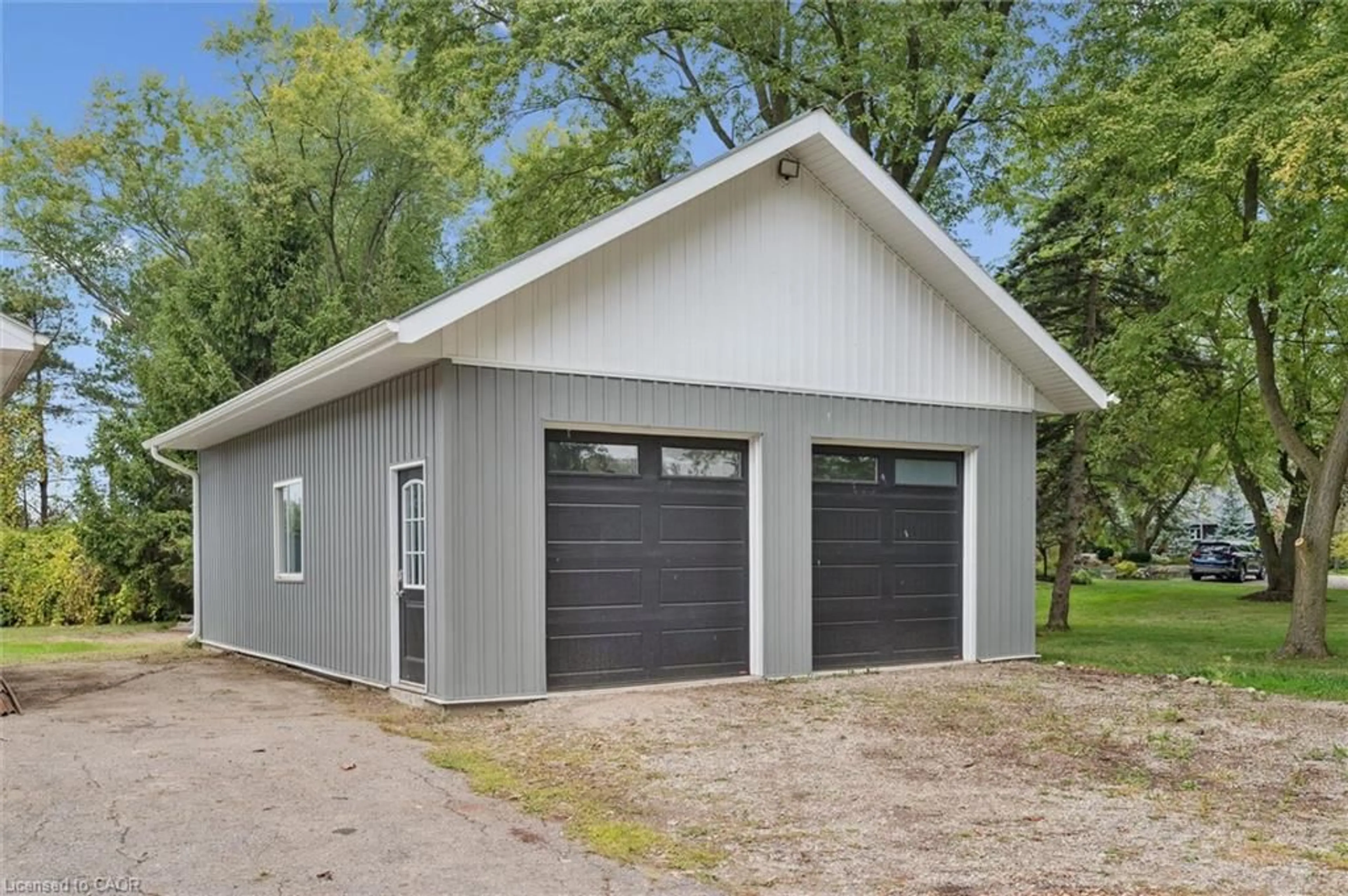 Indoor garage for 5708 Wellington Road 86, Ariss Ontario N0B 1B0