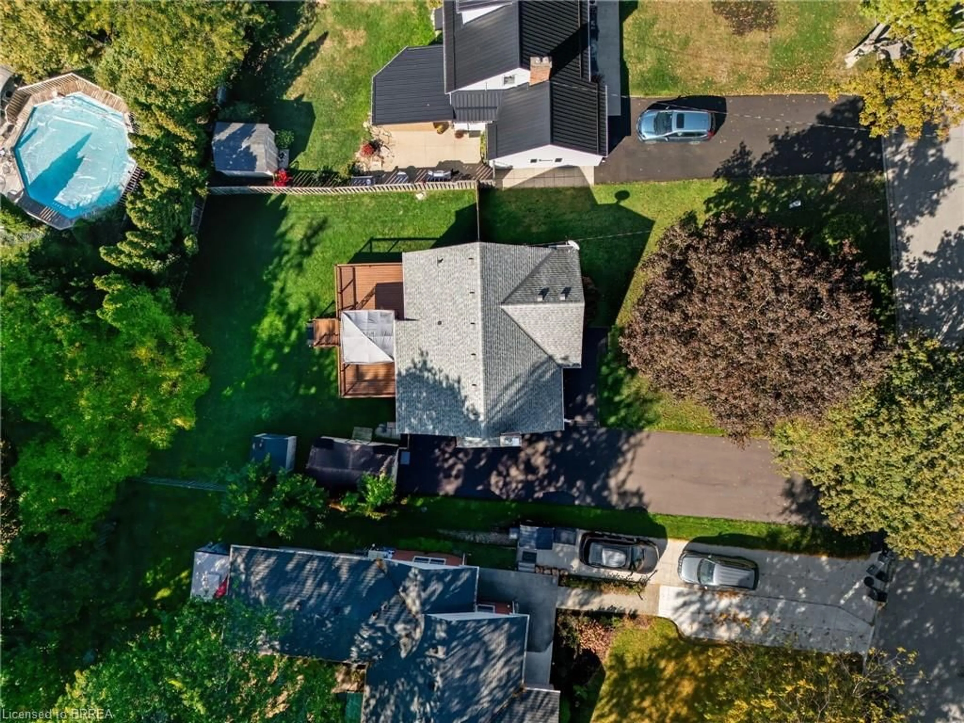 A pic from outside/outdoor area/front of a property/back of a property/a pic from drone, street for 36 Gibson Dr, Simcoe Ontario N3Y 3L3