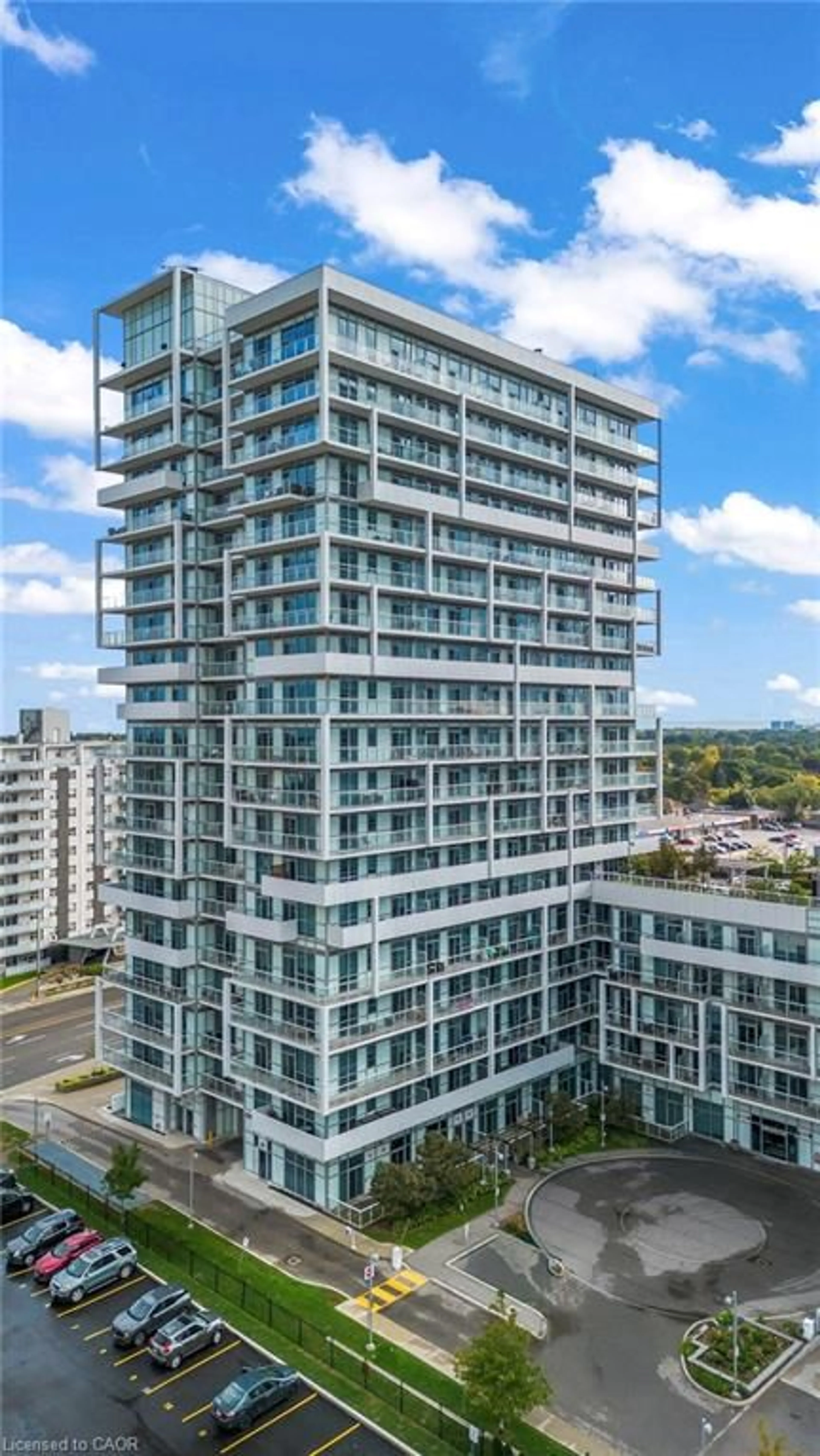 A pic from outside/outdoor area/front of a property/back of a property/a pic from drone, city buildings view from balcony for 55 Speers Rd #1008, Oakville Ontario L6K 0H9