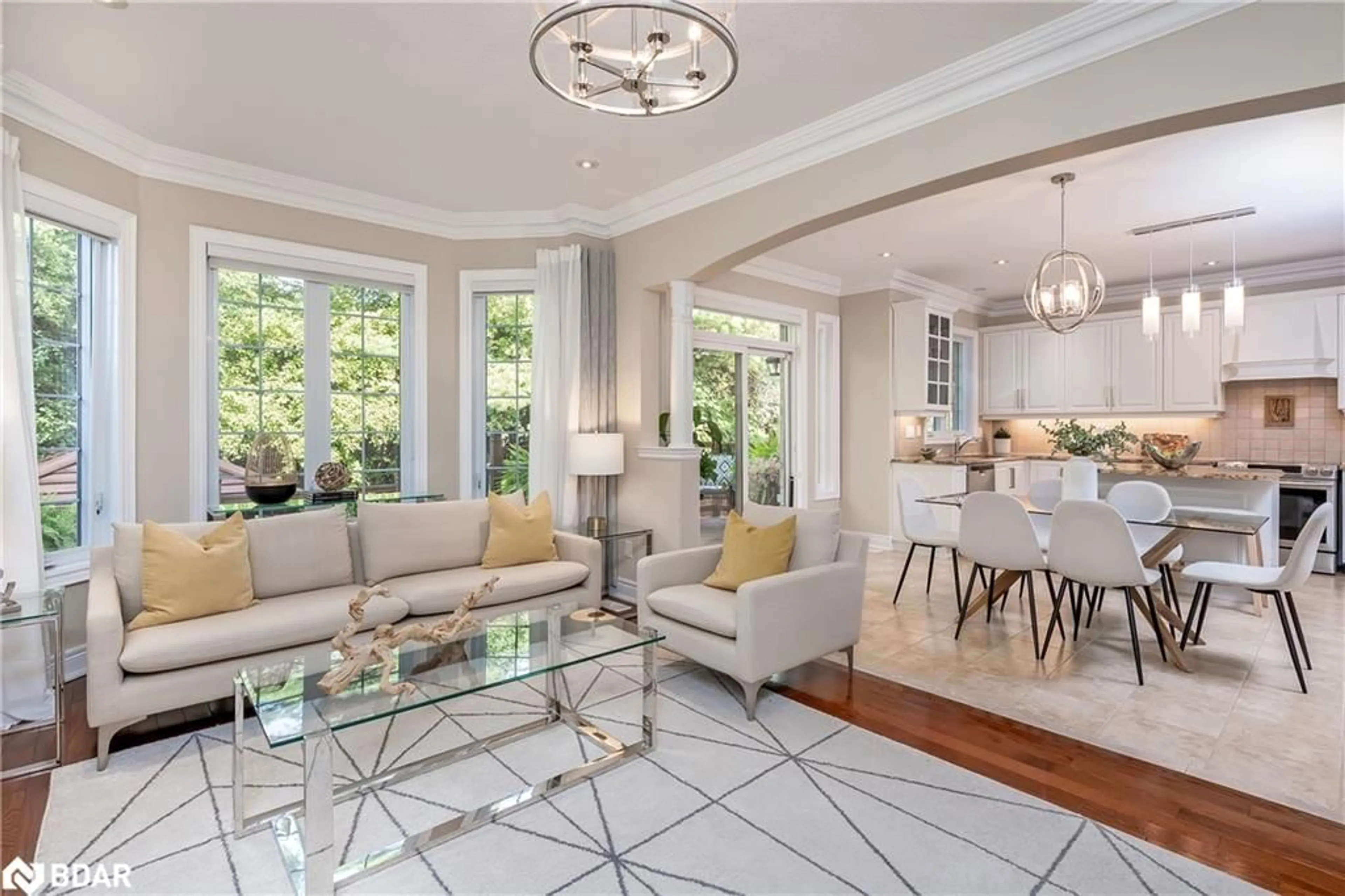 Living room with furniture, unknown for 2257 Adirondak Trail, Oakville Ontario L6M 4W4