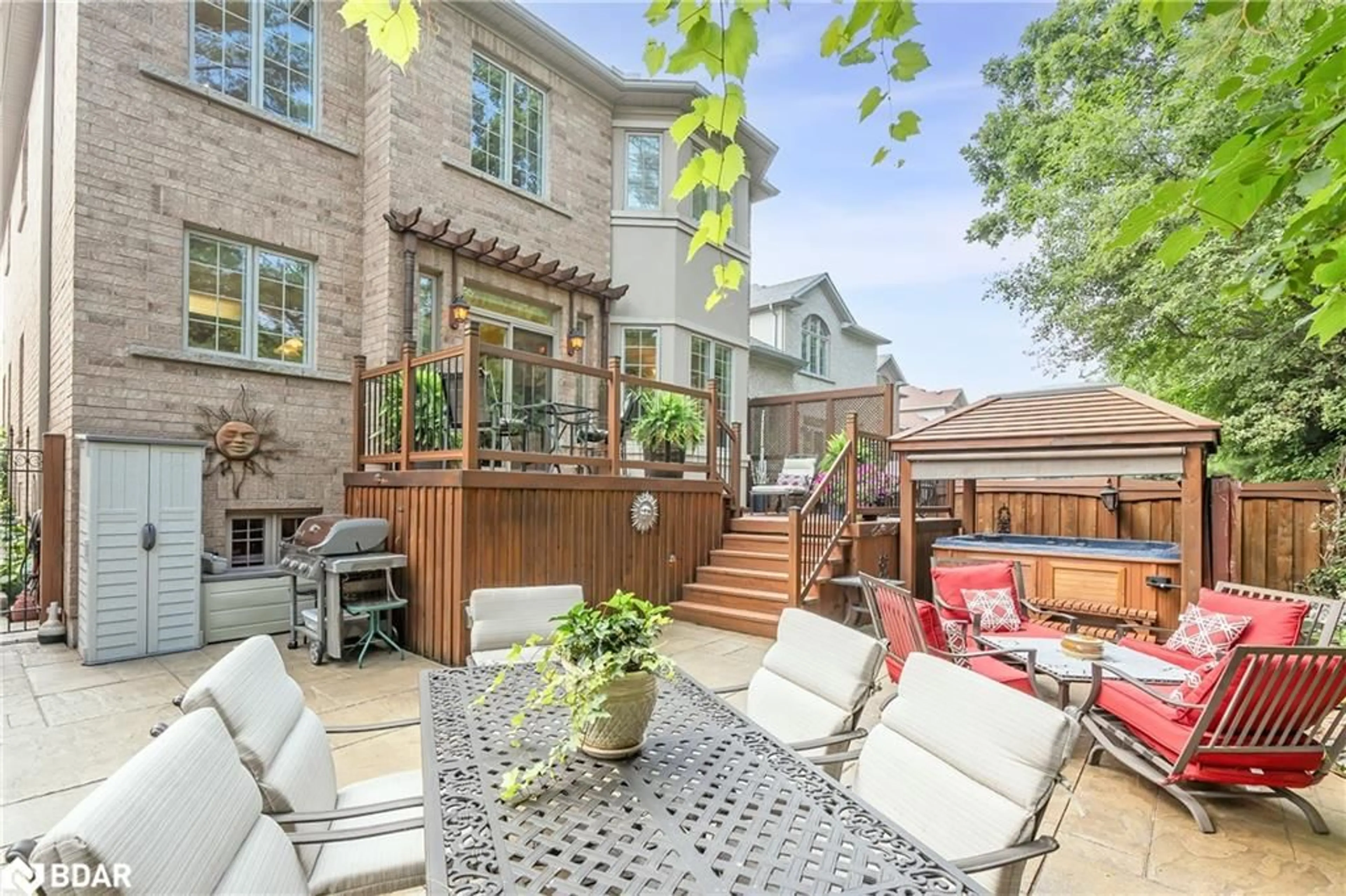 Patio, street for 2257 Adirondak Trail, Oakville Ontario L6M 4W4