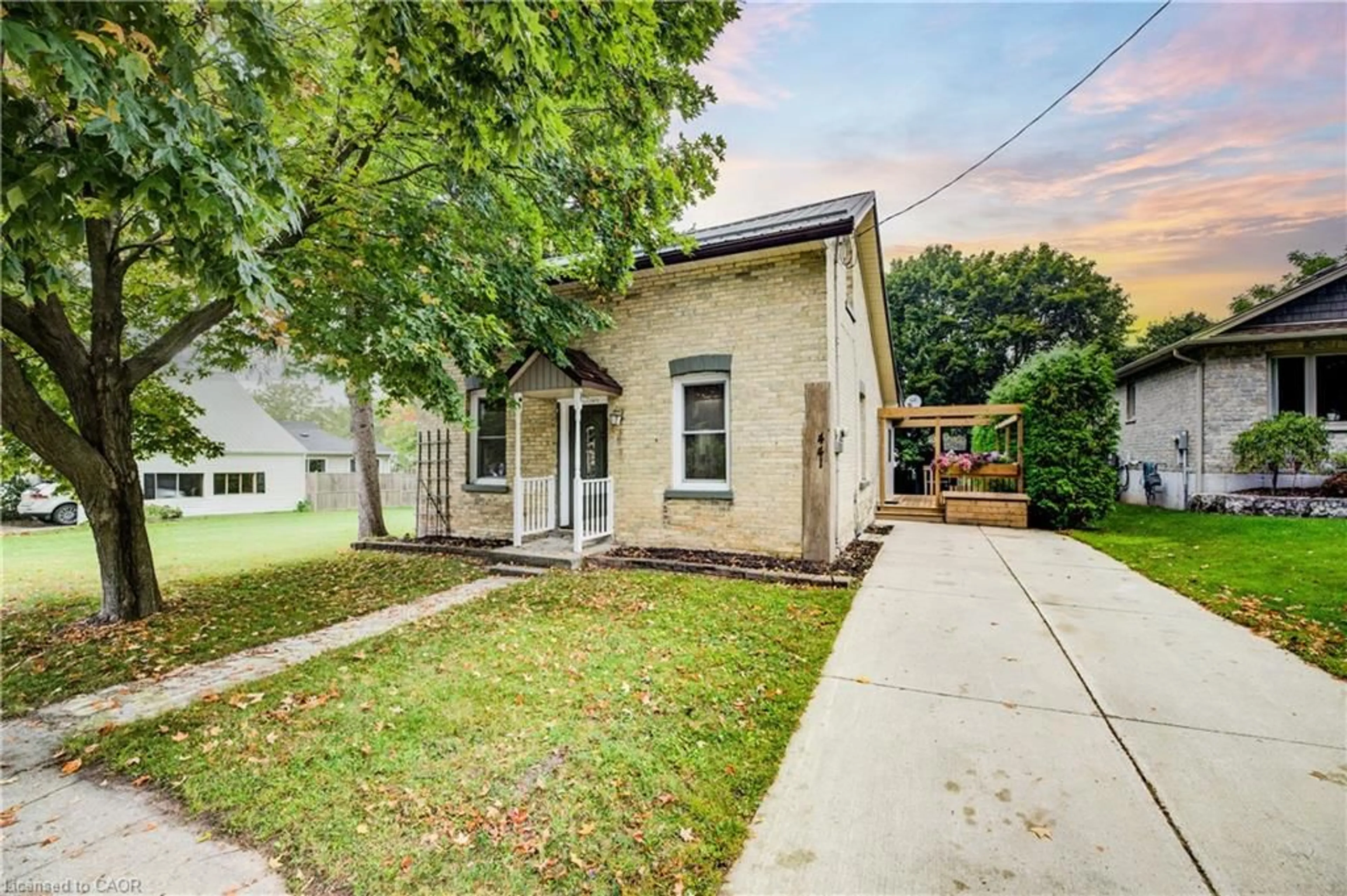 Unknown for 441 Waterloo St, Mount Forest Ontario N0G 2L3