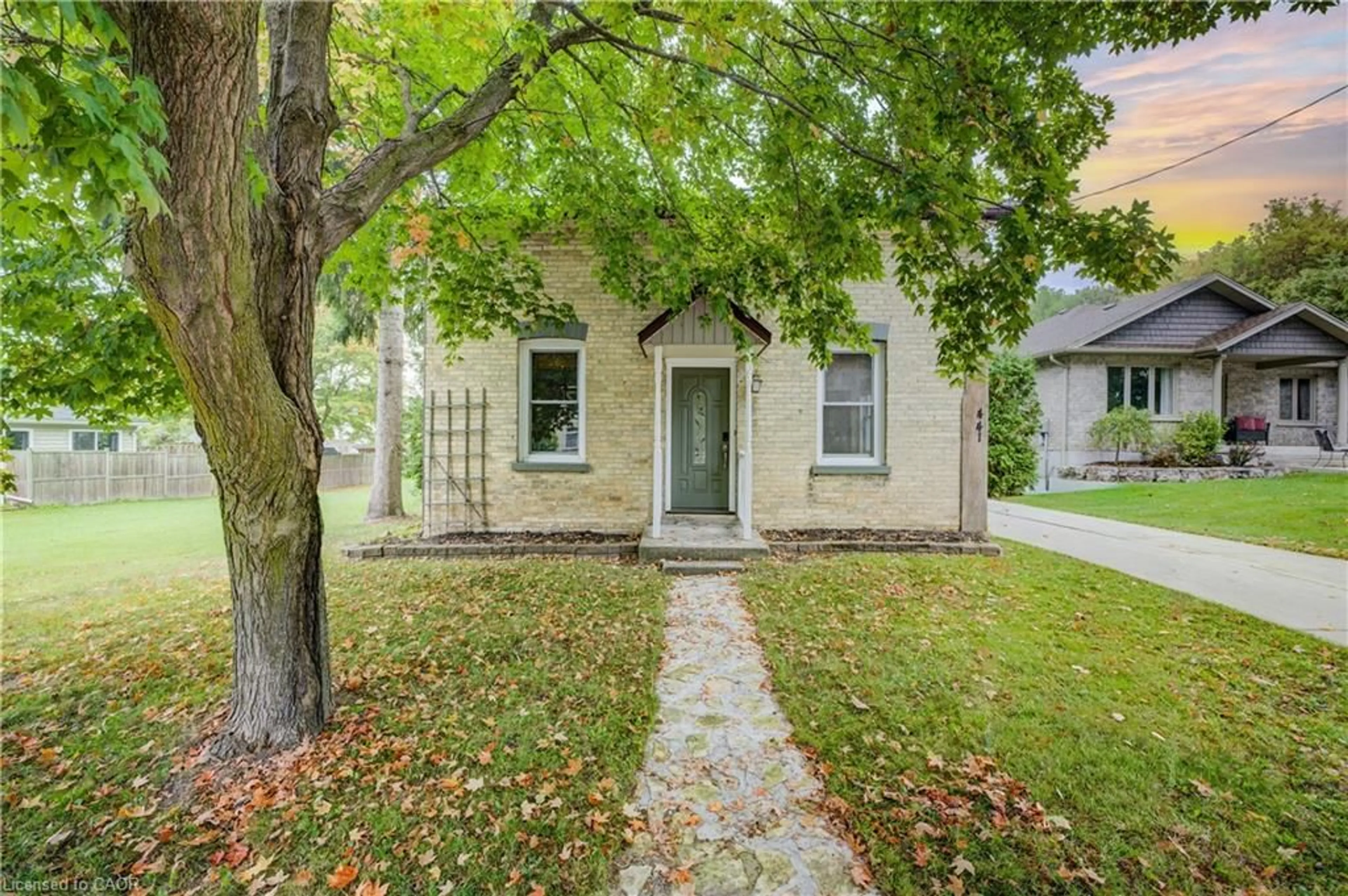 Unknown for 441 Waterloo St, Mount Forest Ontario N0G 2L3