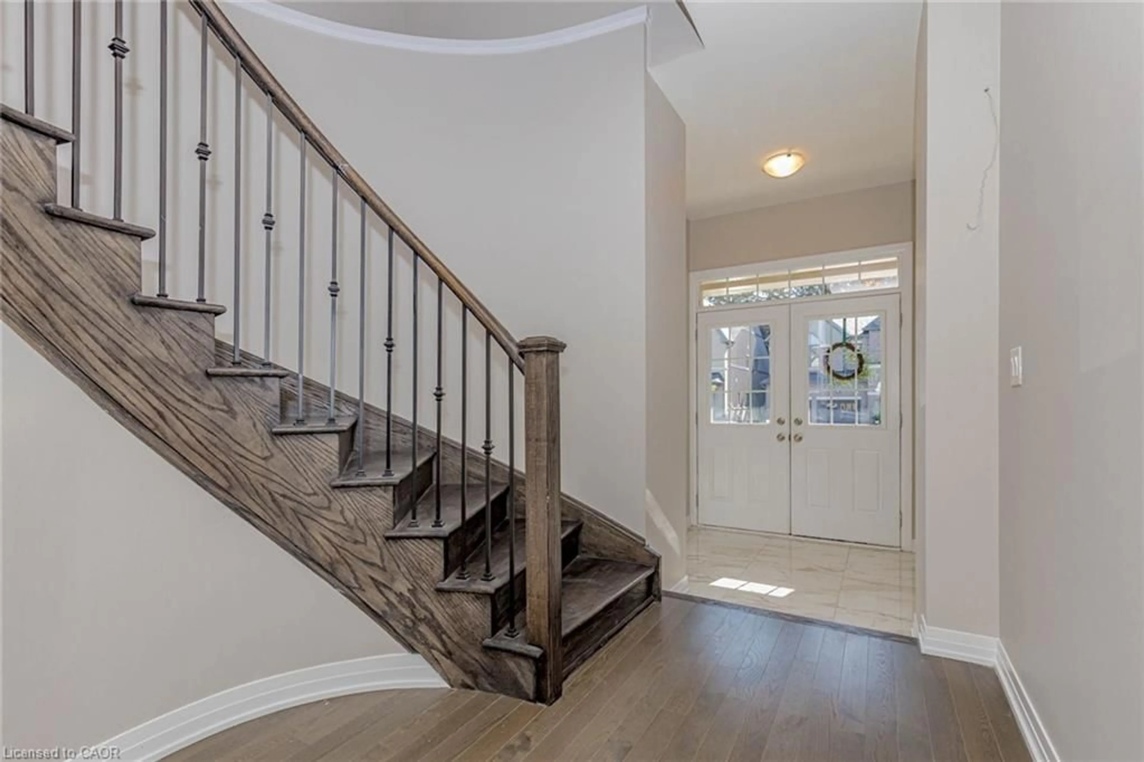 Indoor entryway for 164 Dingman St, Arthur Ontario N0G 1A0
