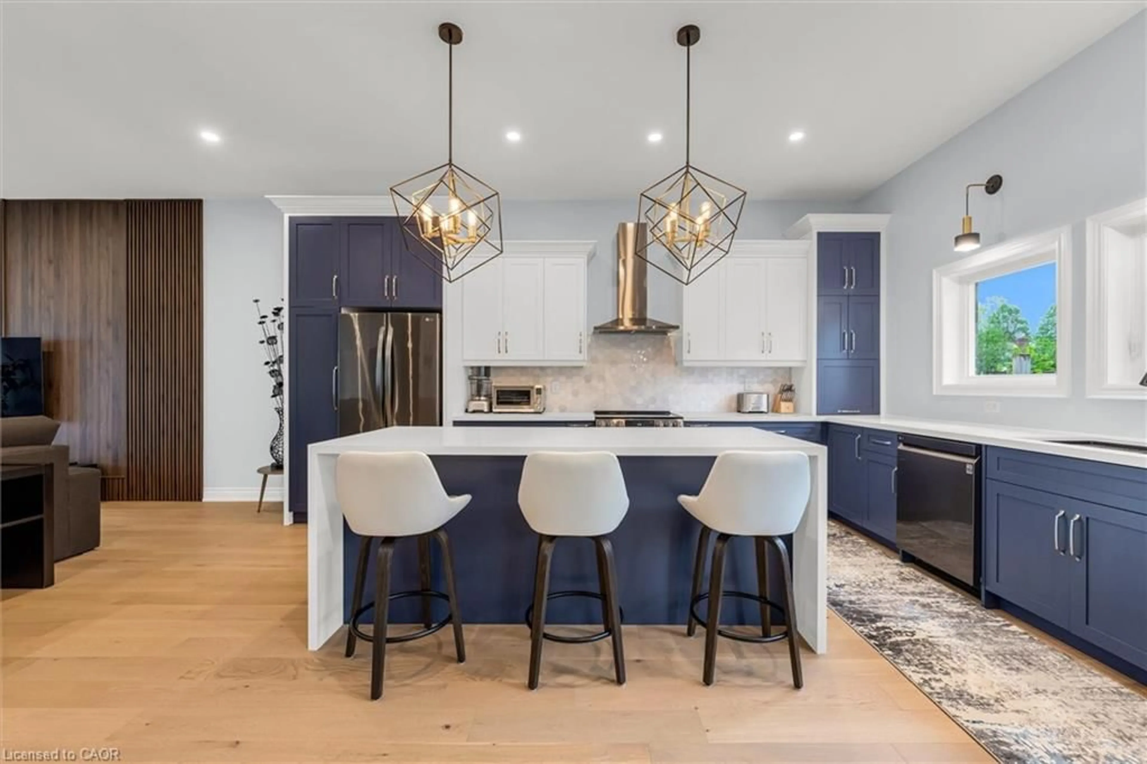 Open concept kitchen, unknown for 156 Hetram Crt, Fort Erie Ontario L0S 1B0