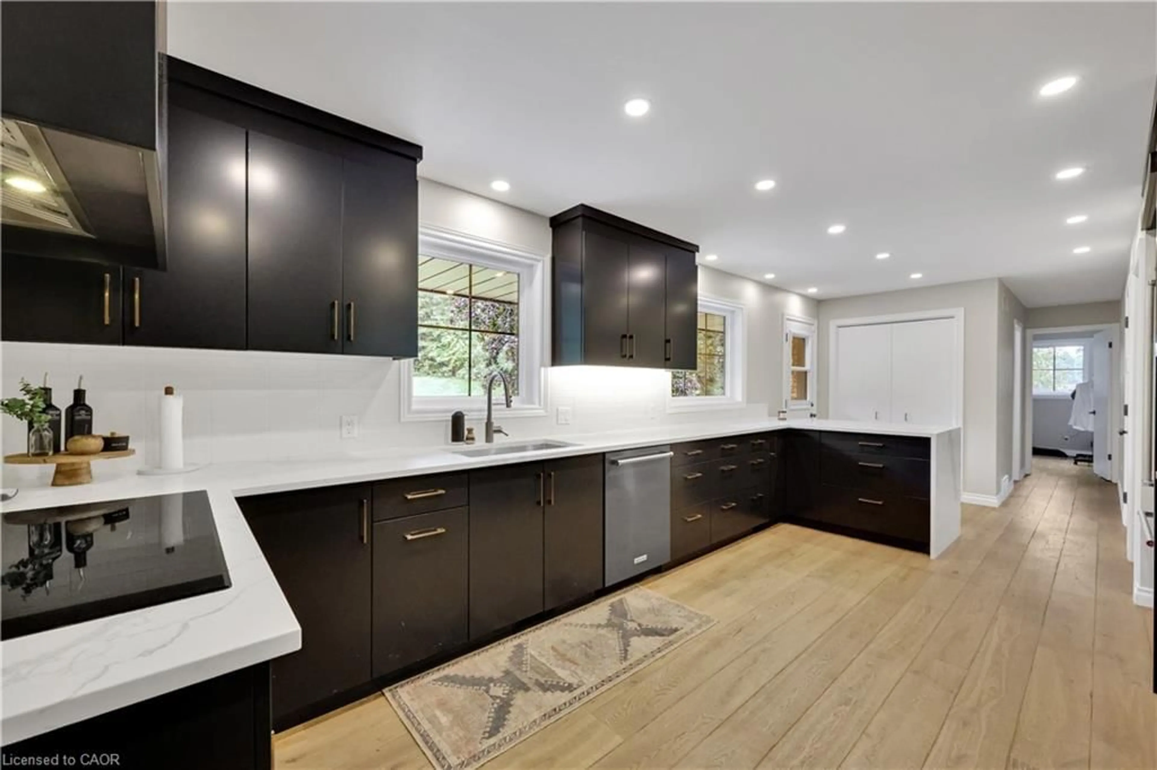 Contemporary kitchen, unknown for 15 Highway 19, Norfolk County Ontario N4G 4G9