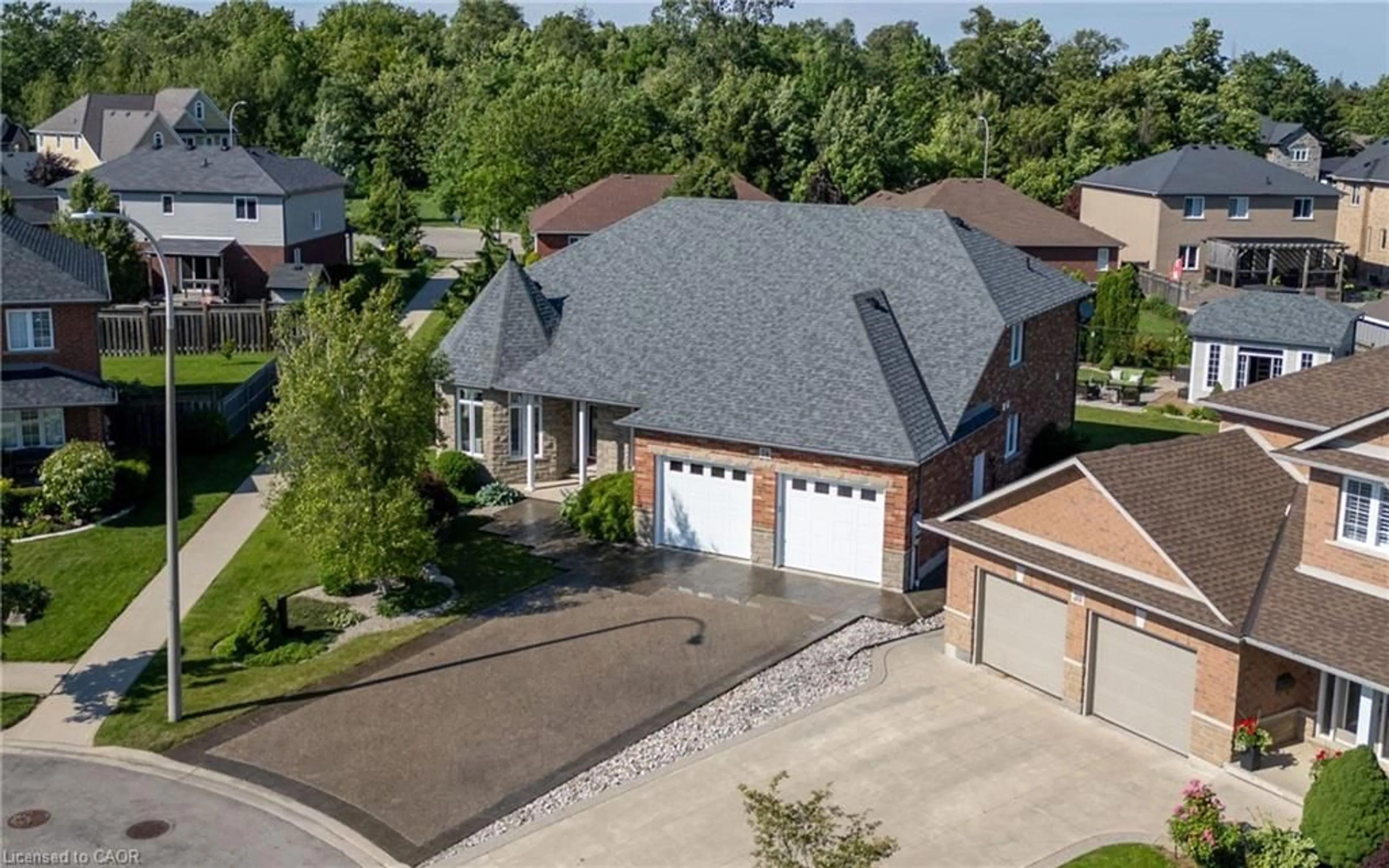 A pic from outside/outdoor area/front of a property/back of a property/a pic from drone, street for 34 Penfold Crt, Mount Hope Ontario L0R 1W0