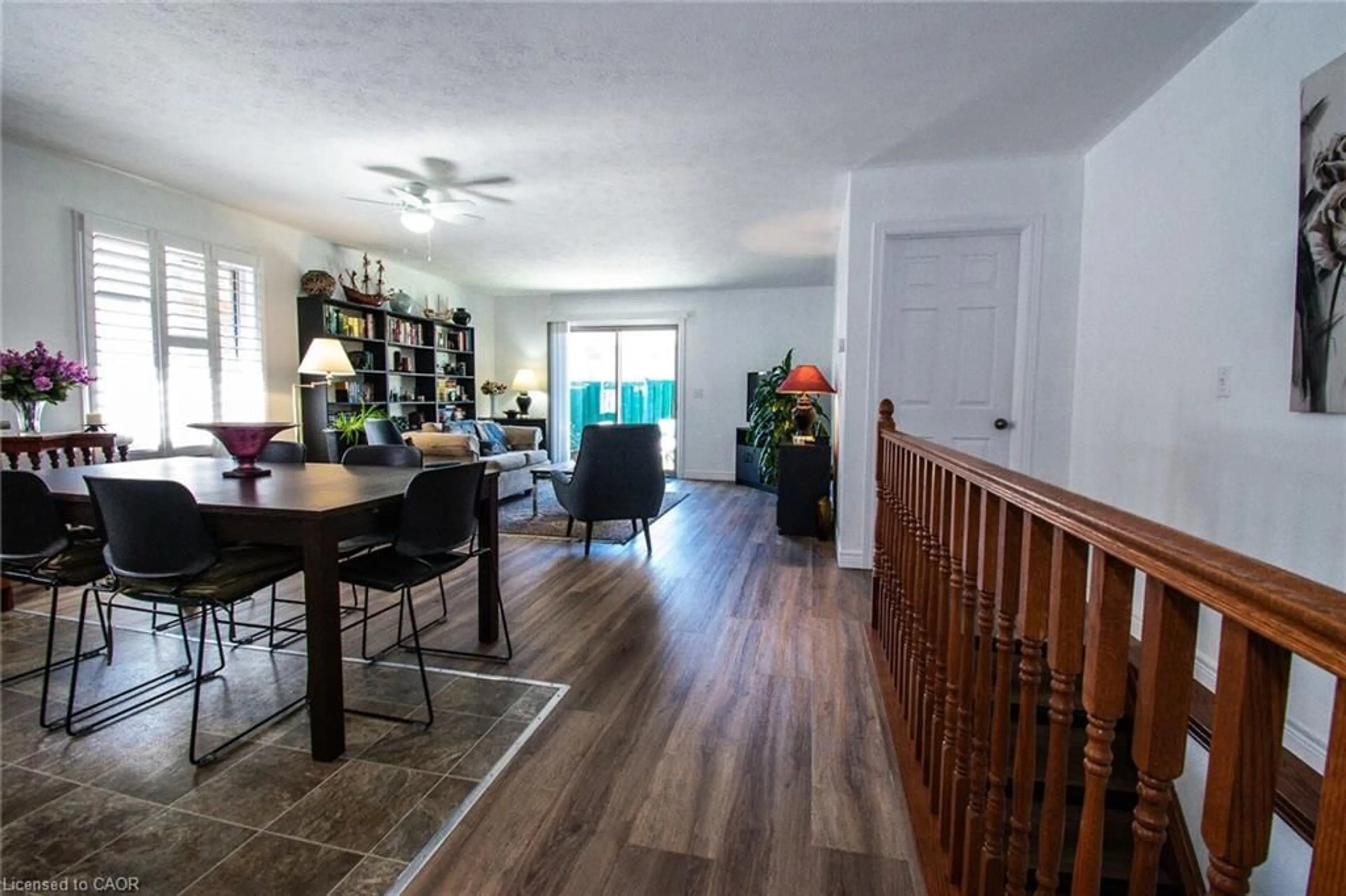 Living room with furniture, wood/laminate floor for 108 Forest St, Dunnville Ontario N1A 1N8
