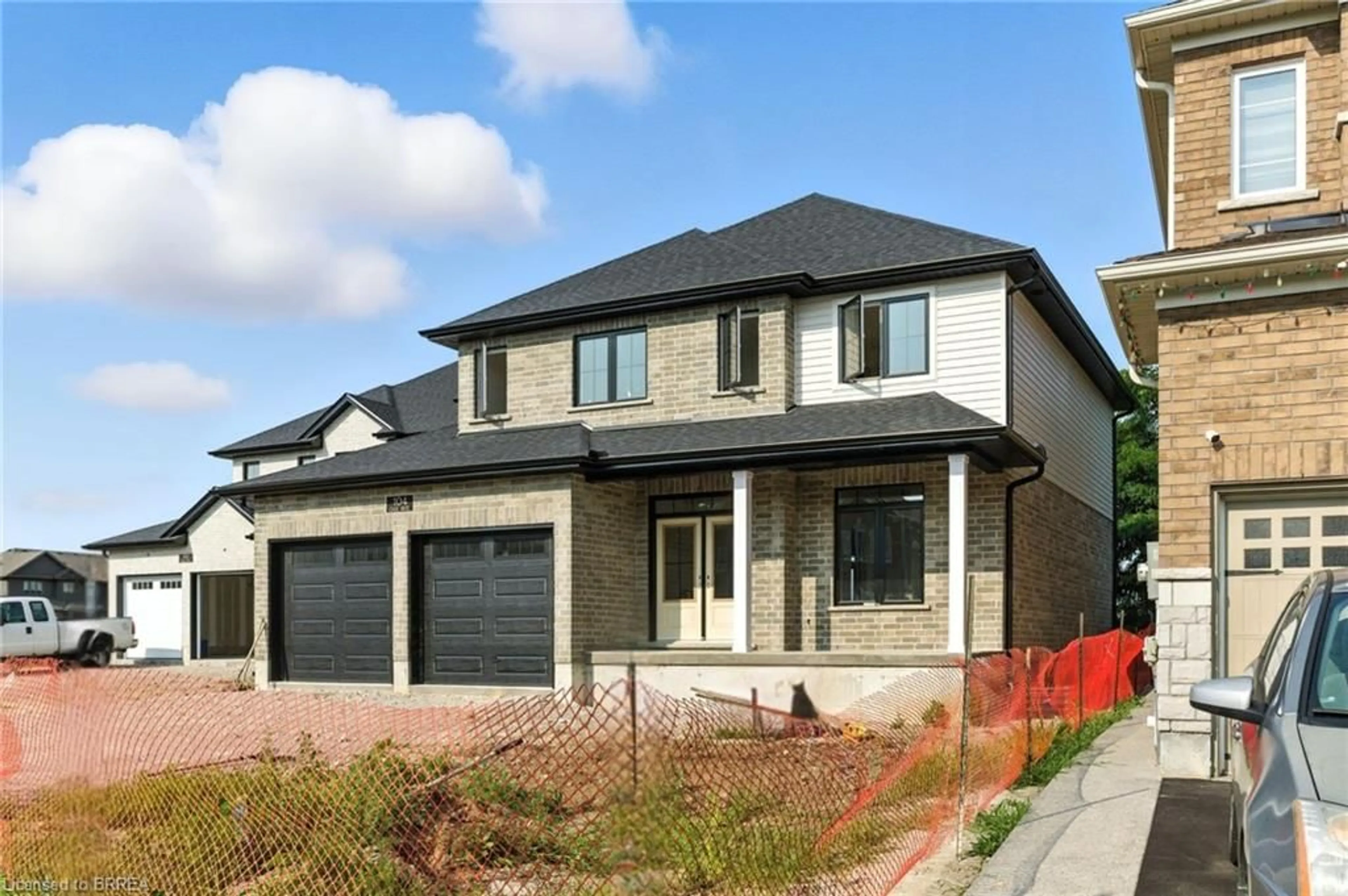 Home with brick exterior material, street for 104 Oak Ave, Paris Ontario N3K 0J6