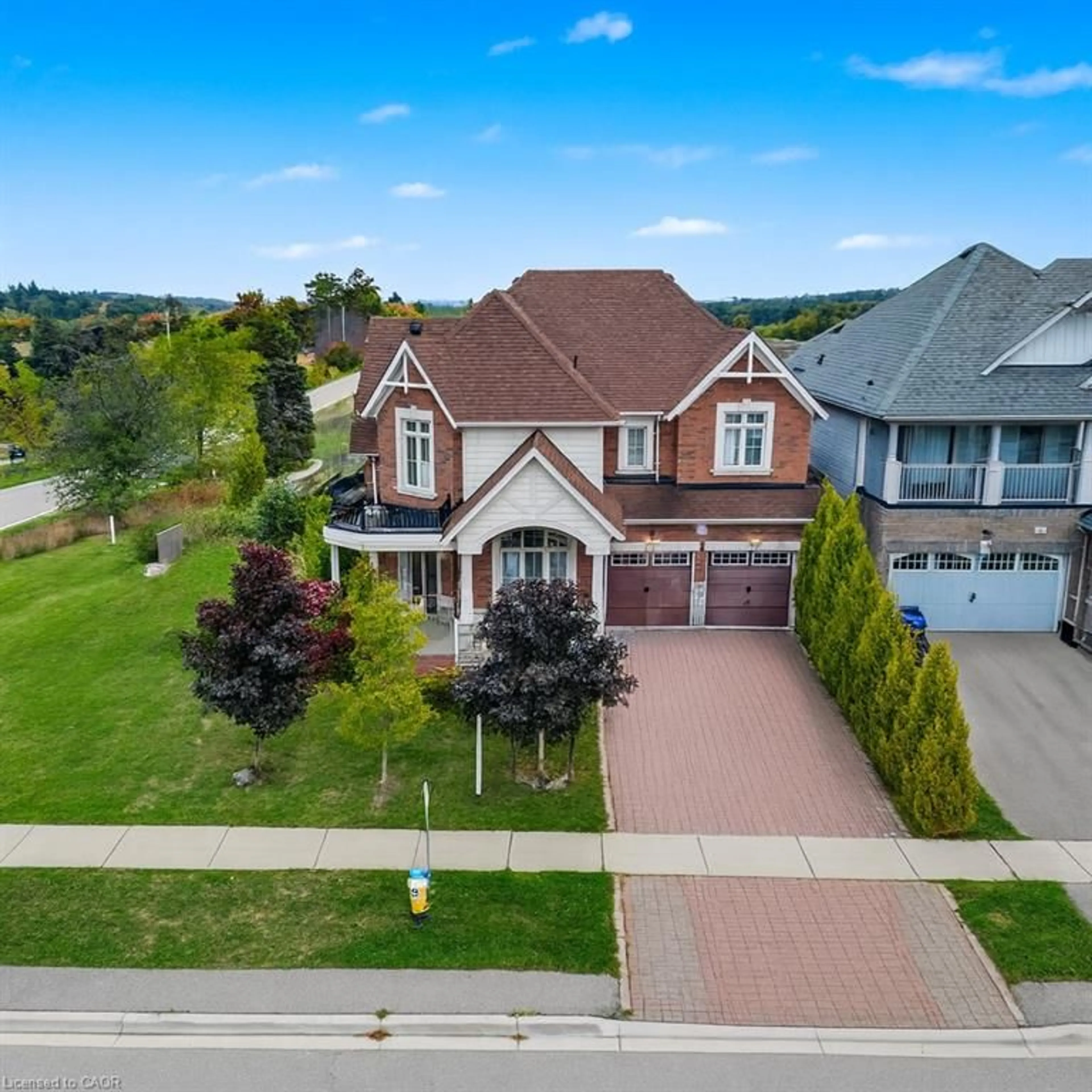 A pic from outside/outdoor area/front of a property/back of a property/a pic from drone, street for 2 Kennedy Blvd, Alliston Ontario L9R 0L4