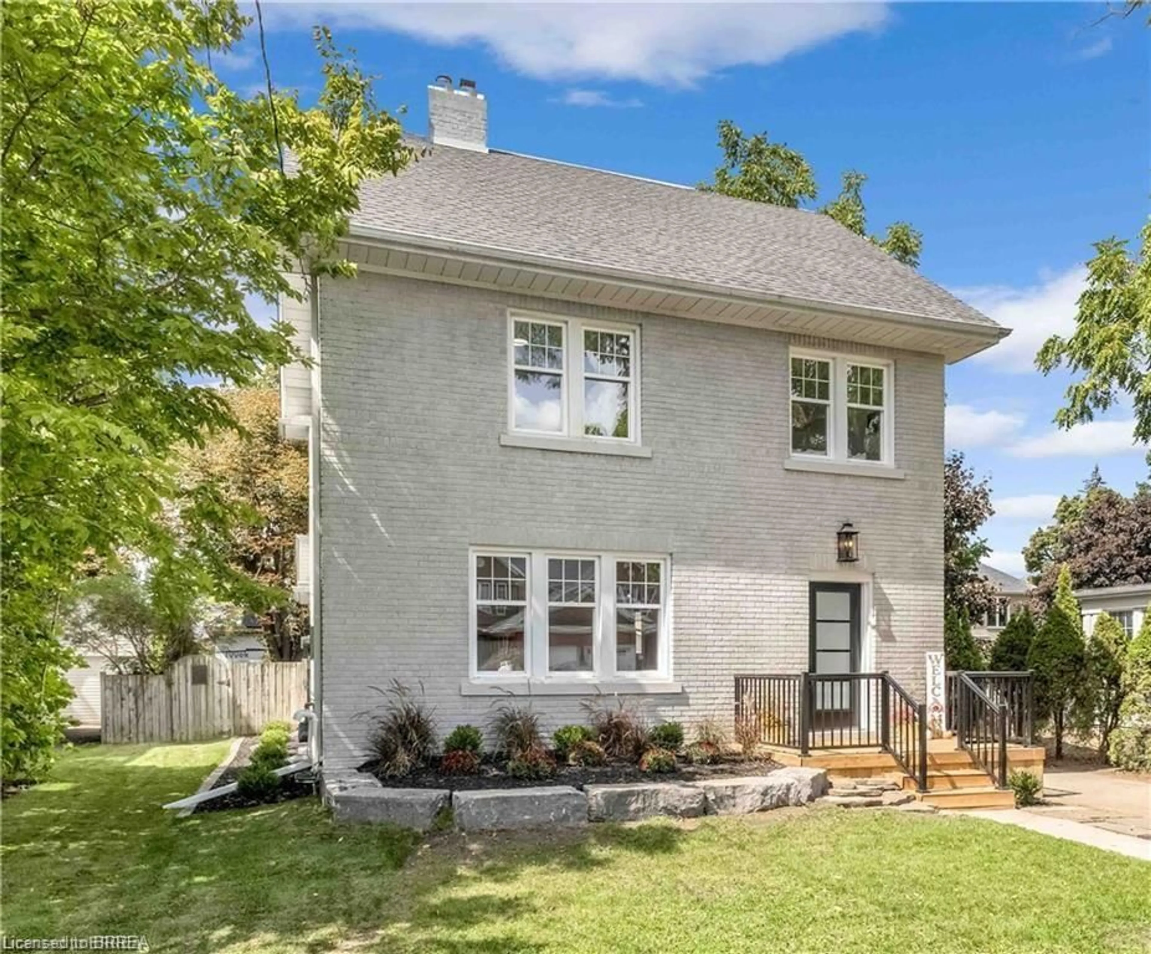Home with brick exterior material, street for 15 Hawarden Ave, Brantford Ontario N3T 4H2