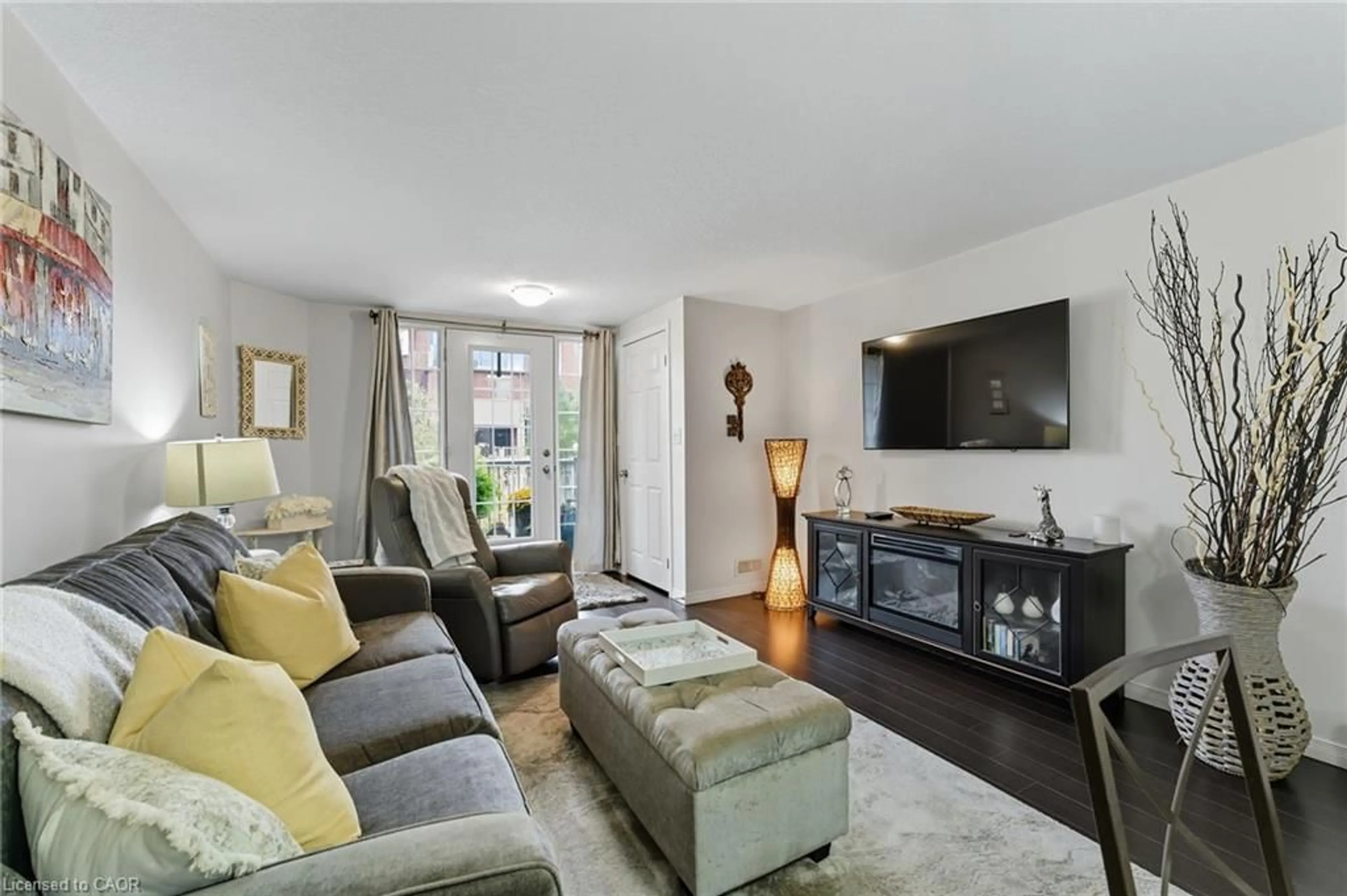 Living room with furniture, unknown for 29 Sienna St #F, Kitchener Ontario N2R 0H8