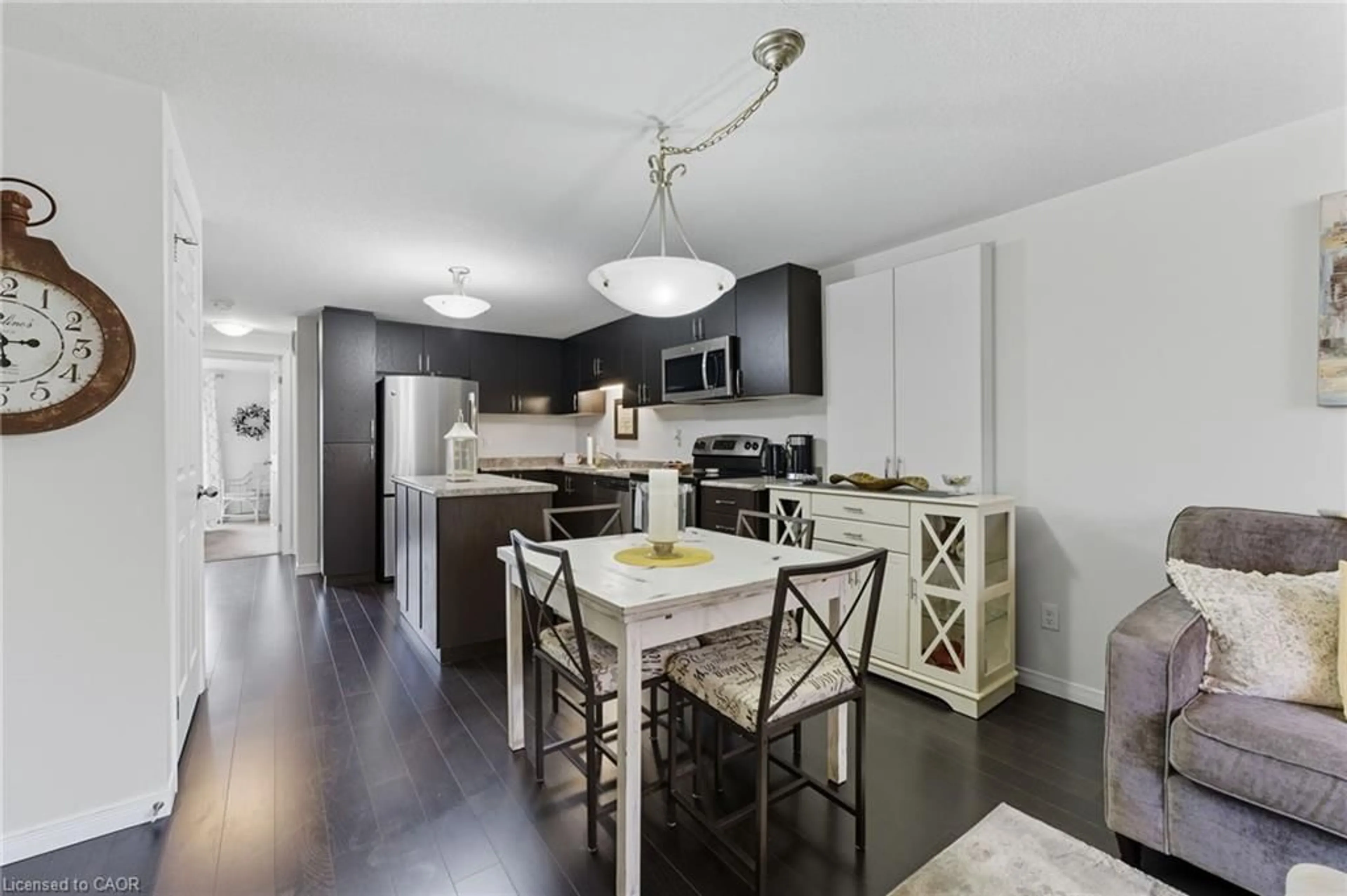 Open concept kitchen, wood/laminate floor for 29 Sienna St #F, Kitchener Ontario N2R 0H8