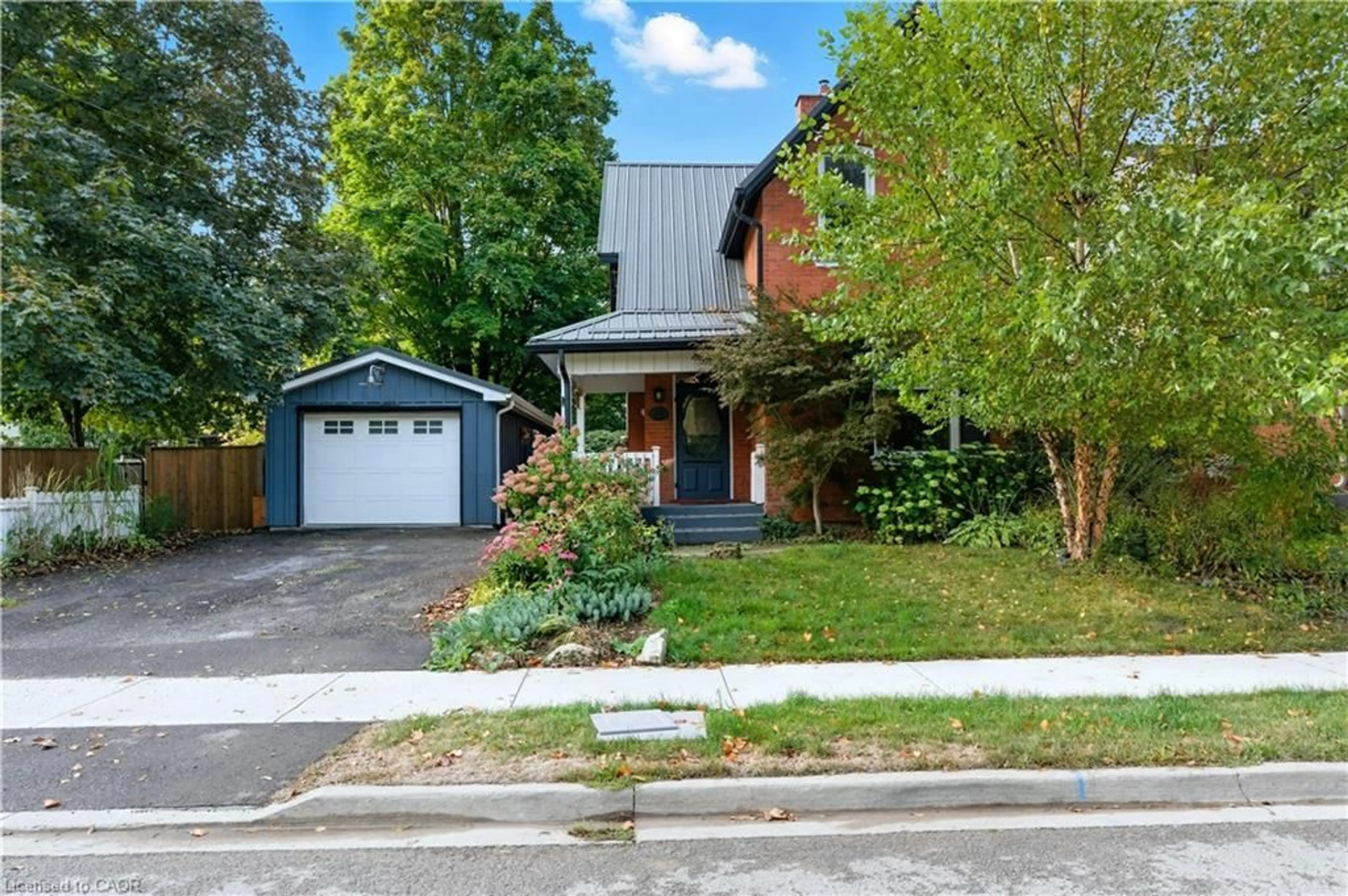 Home with brick exterior material, street for 21 Orkney St, Caledonia Ontario N3W 1B1