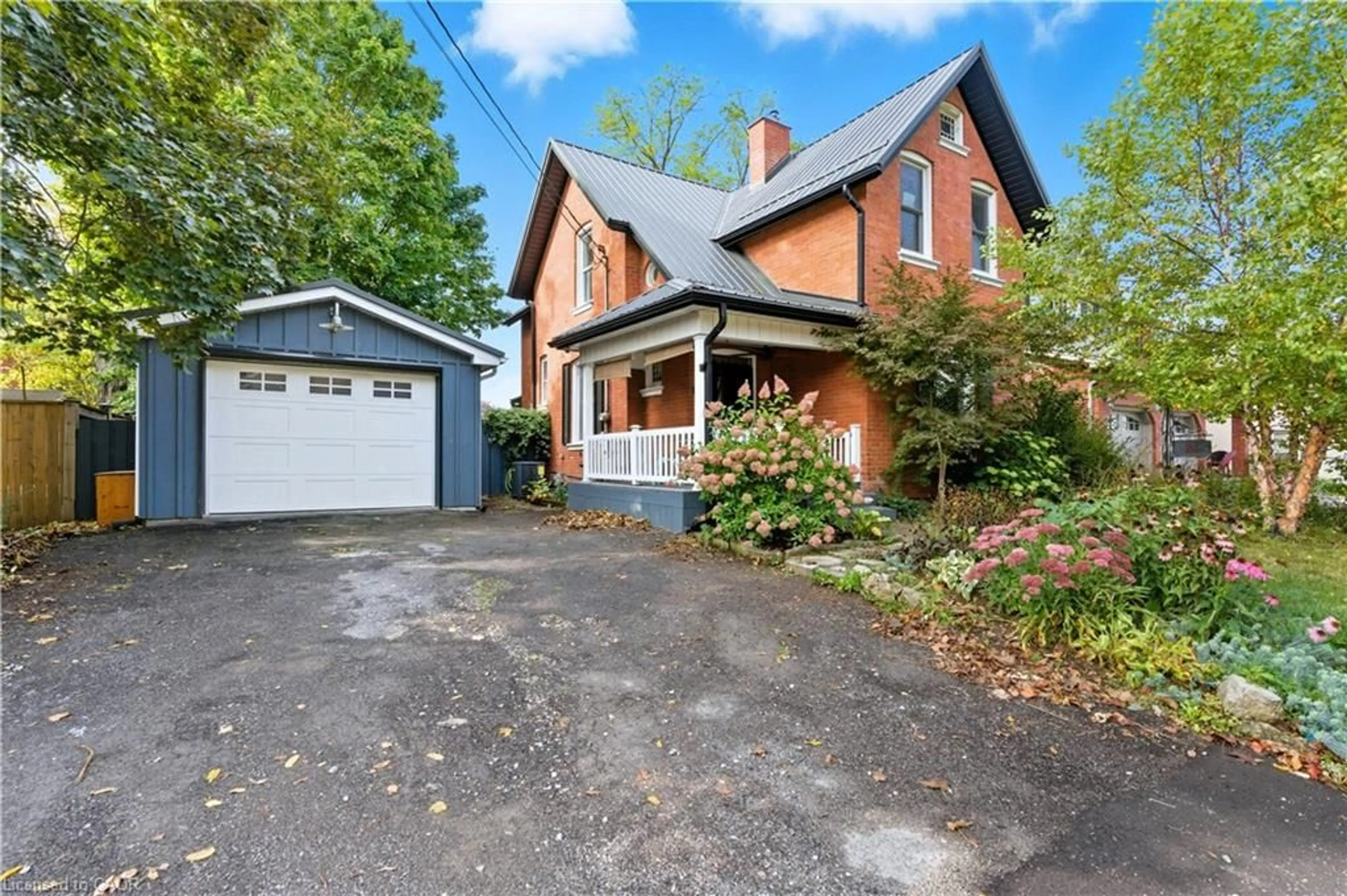Unknown for 21 Orkney St, Caledonia Ontario N3W 1B1