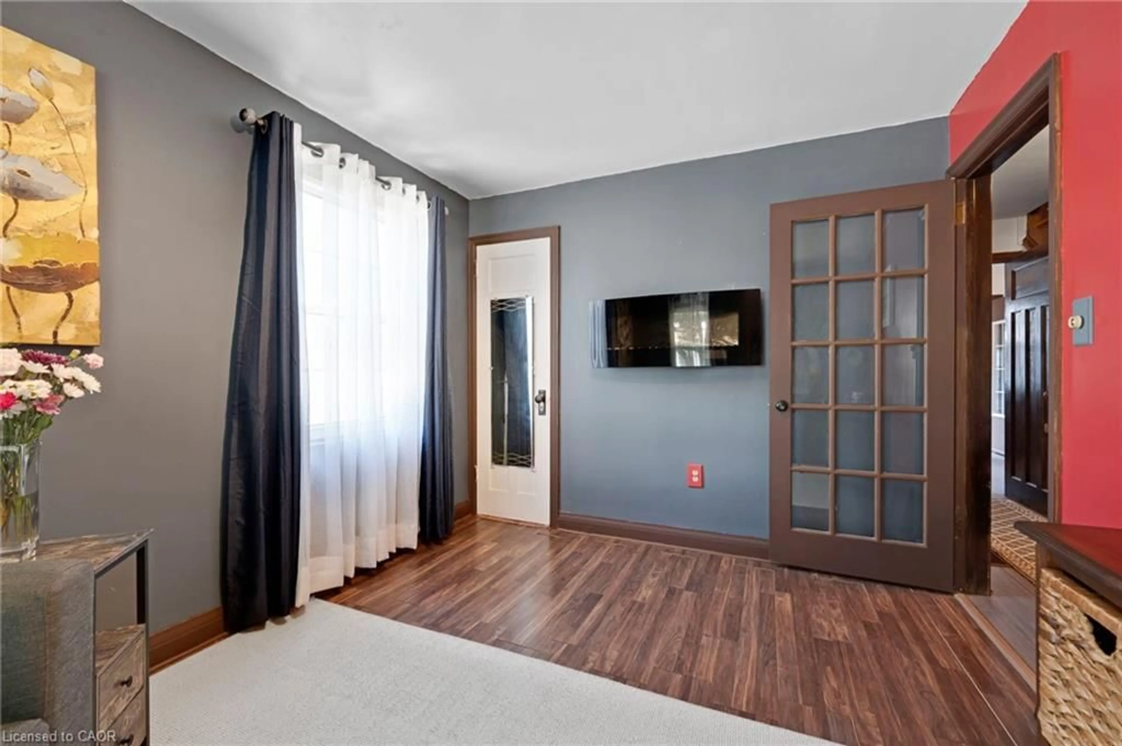 A pic of a room for 30 Centre St, Cambridge Ontario N1R 4E5