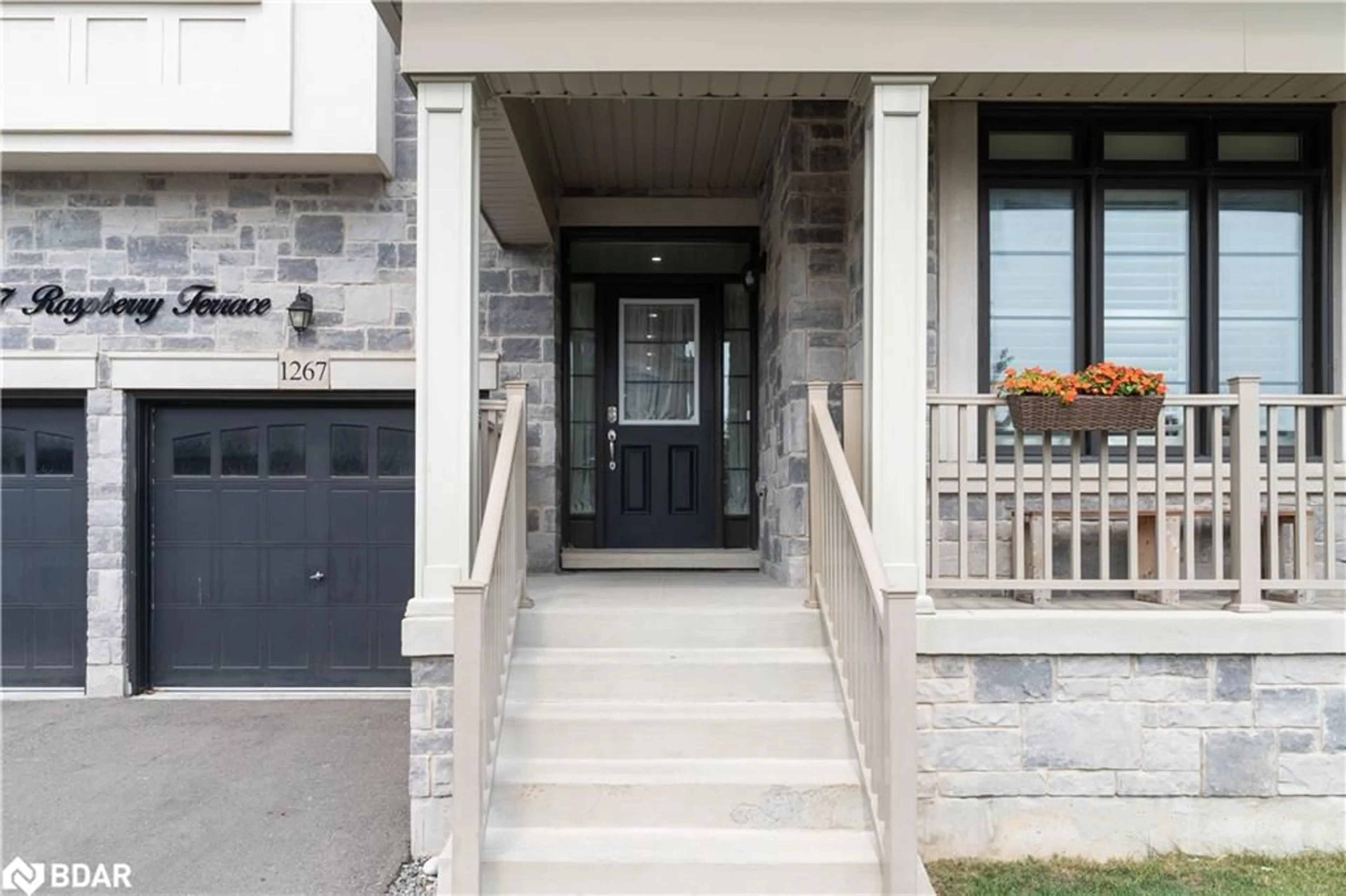 Indoor entryway for 1267 Raspberry Terrace, Milton Ontario L9E 1N1